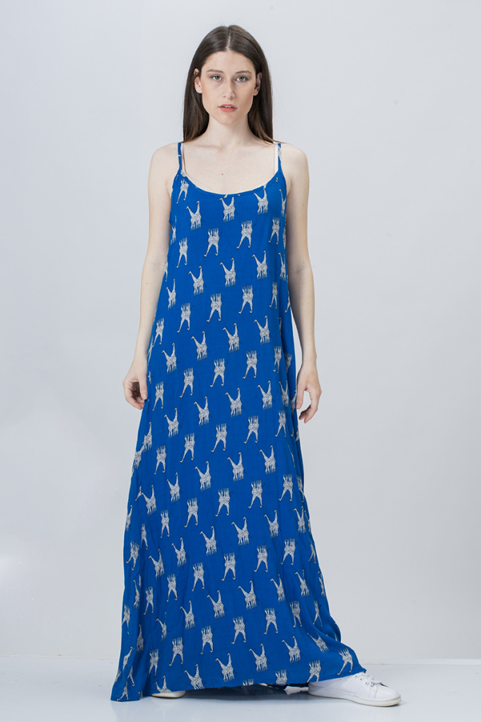 Дълга синя рокля с принт жирафи