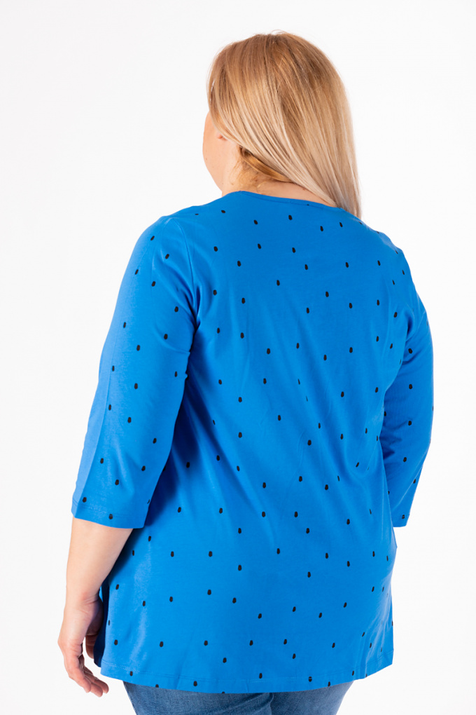 Макси памучна блуза в синьо на черни точки