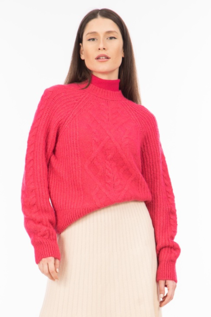 Дамски пуловер в цикламено розово с едра плетка