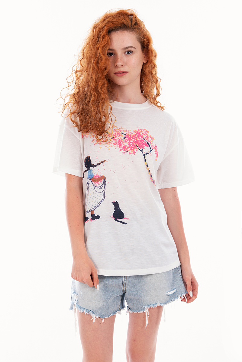Дамска тениска от памук в бяло с принт момиче с котка