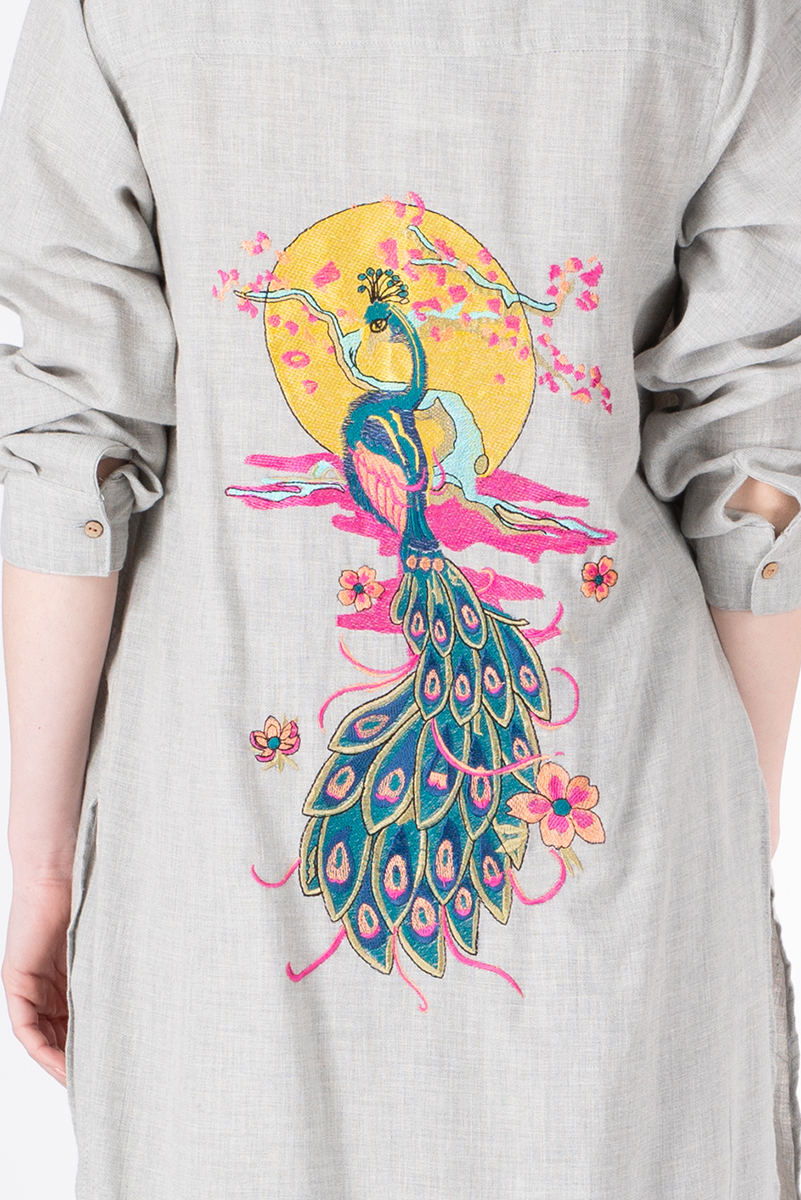 Дамски комплект в сиво с ефектна бродерия на гърба