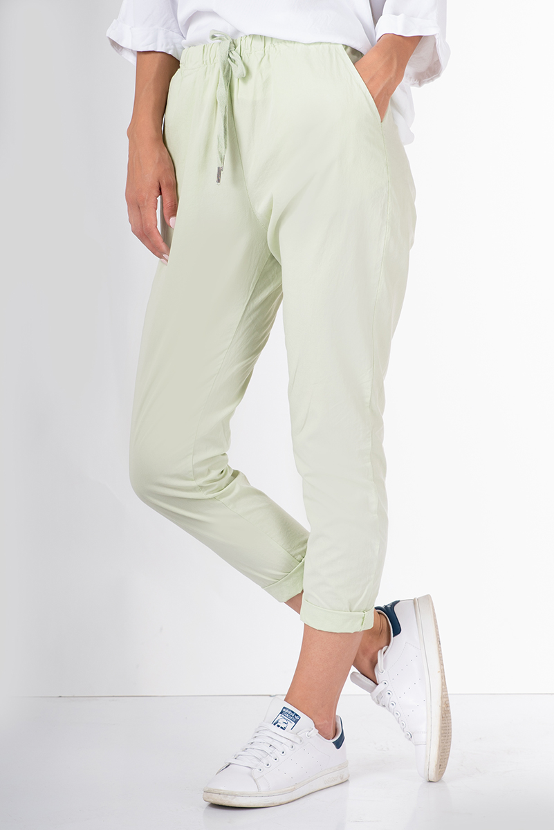 Дамски панталон от тънък памук в бледо зелено