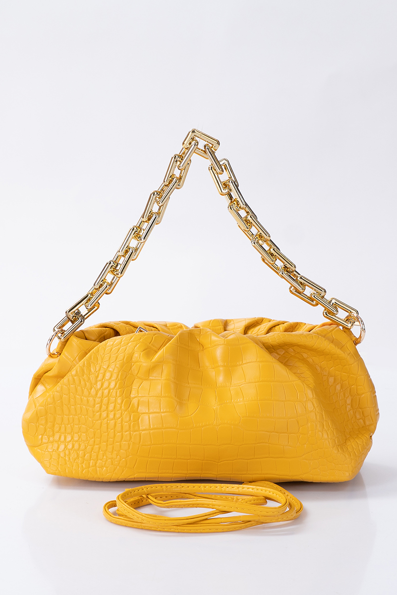 Малка дамска чанта в жълто с къса дръжка от златен синджир