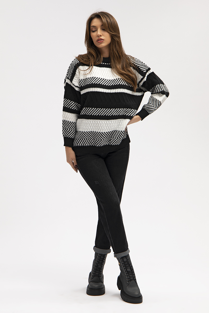 Дамски пуловер от грубо плетиво в черно-бял принт