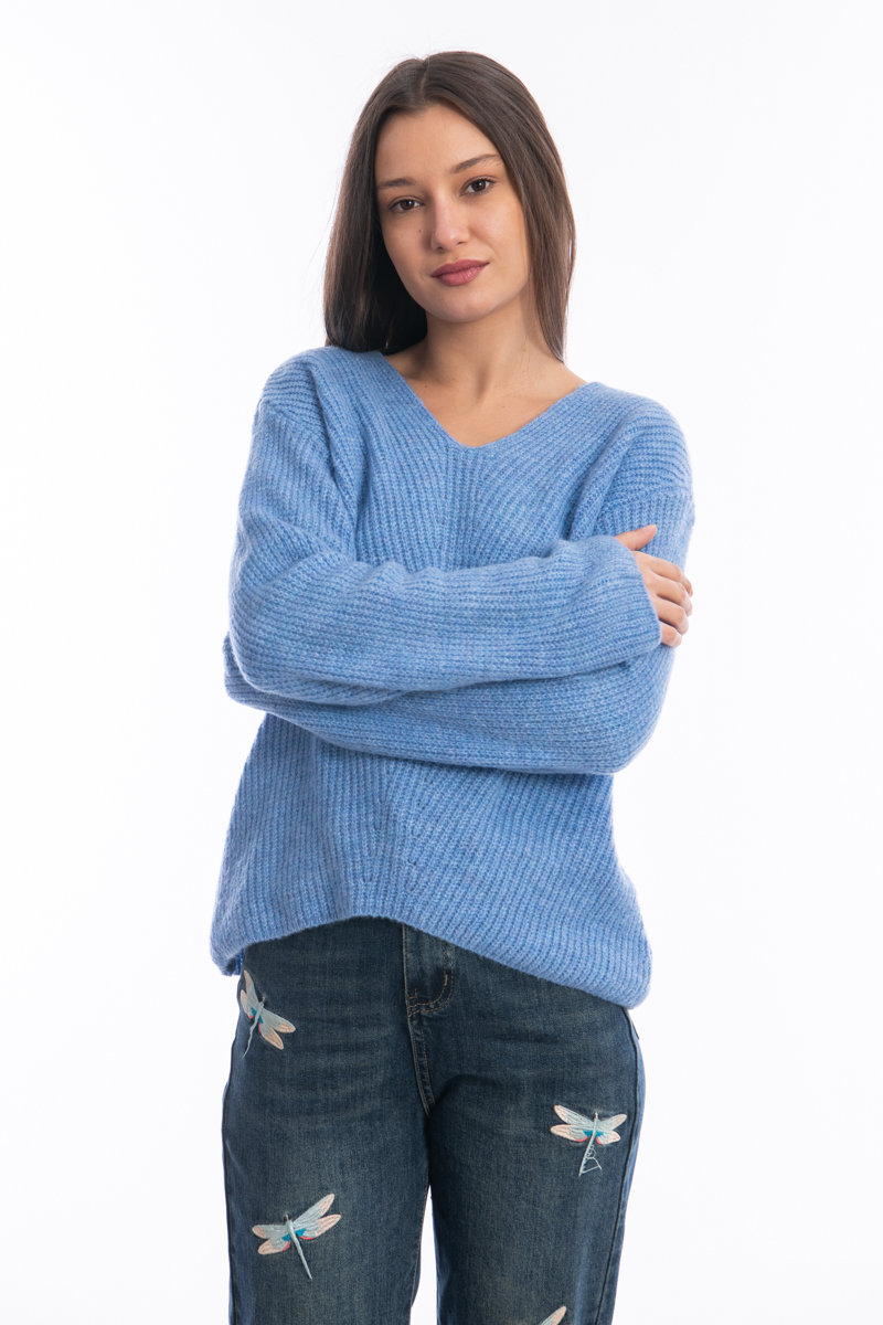 Дамски пуловер от едро плетиво в синьо с остро деколте
