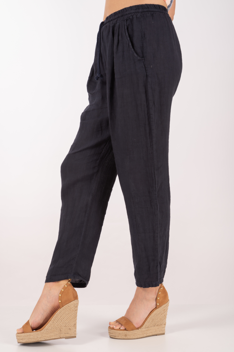 Дамски панталон от лен в тъмносиньо с ластик и връзка в талията