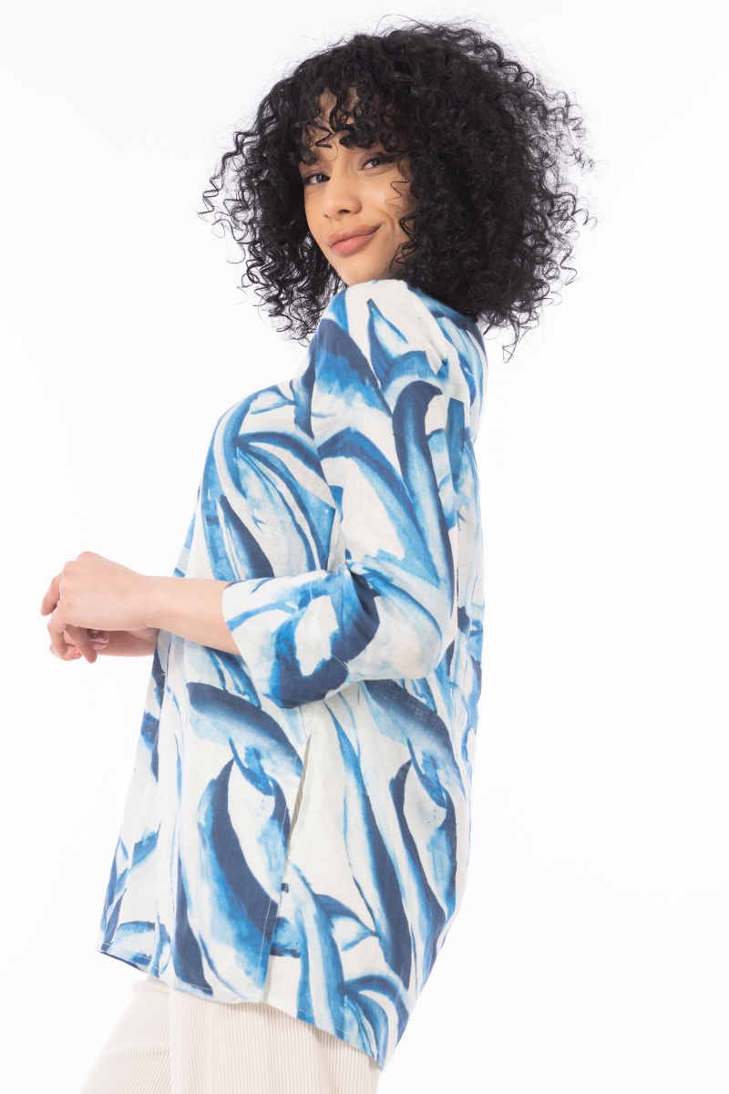 Дамска блуза тип туника в бяло с принт сини листа