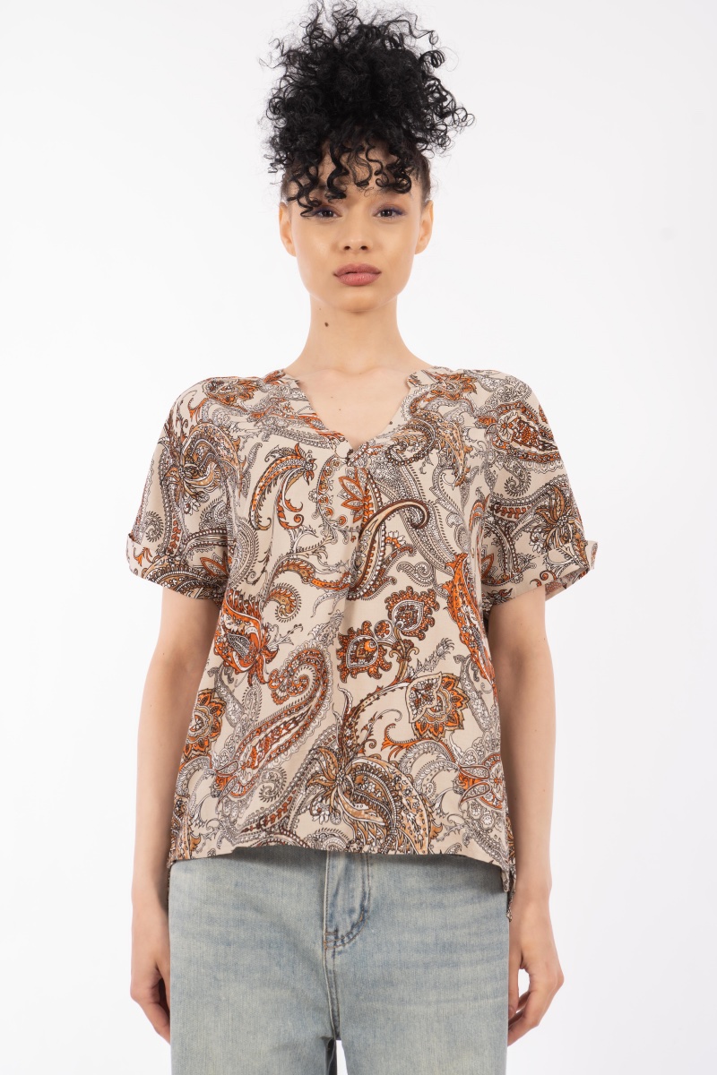 Дамска блуза в бежово с оранжев индийски принт