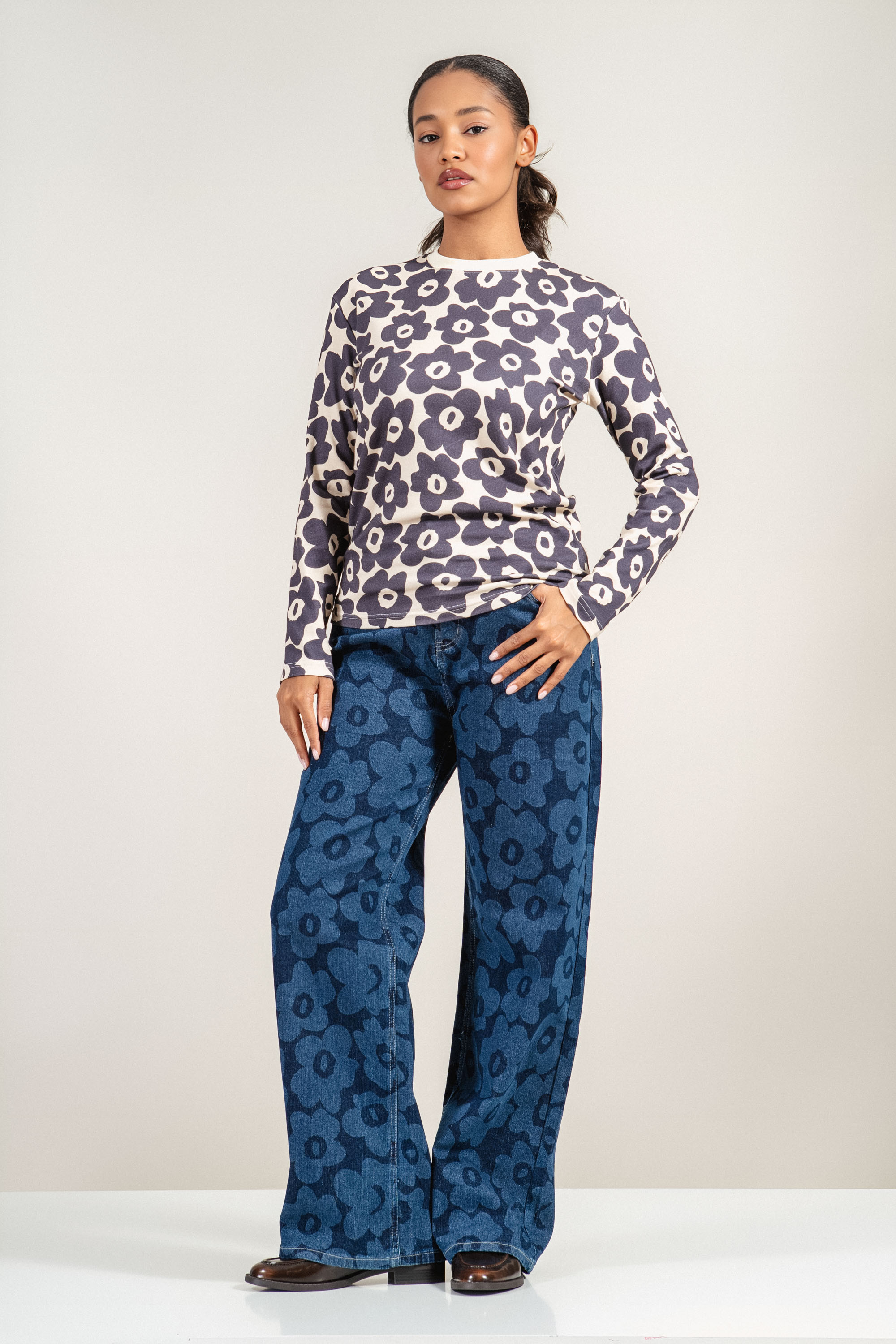 Дамска блуза ''Dragonfly''от органичен памук с принт лилави цветя