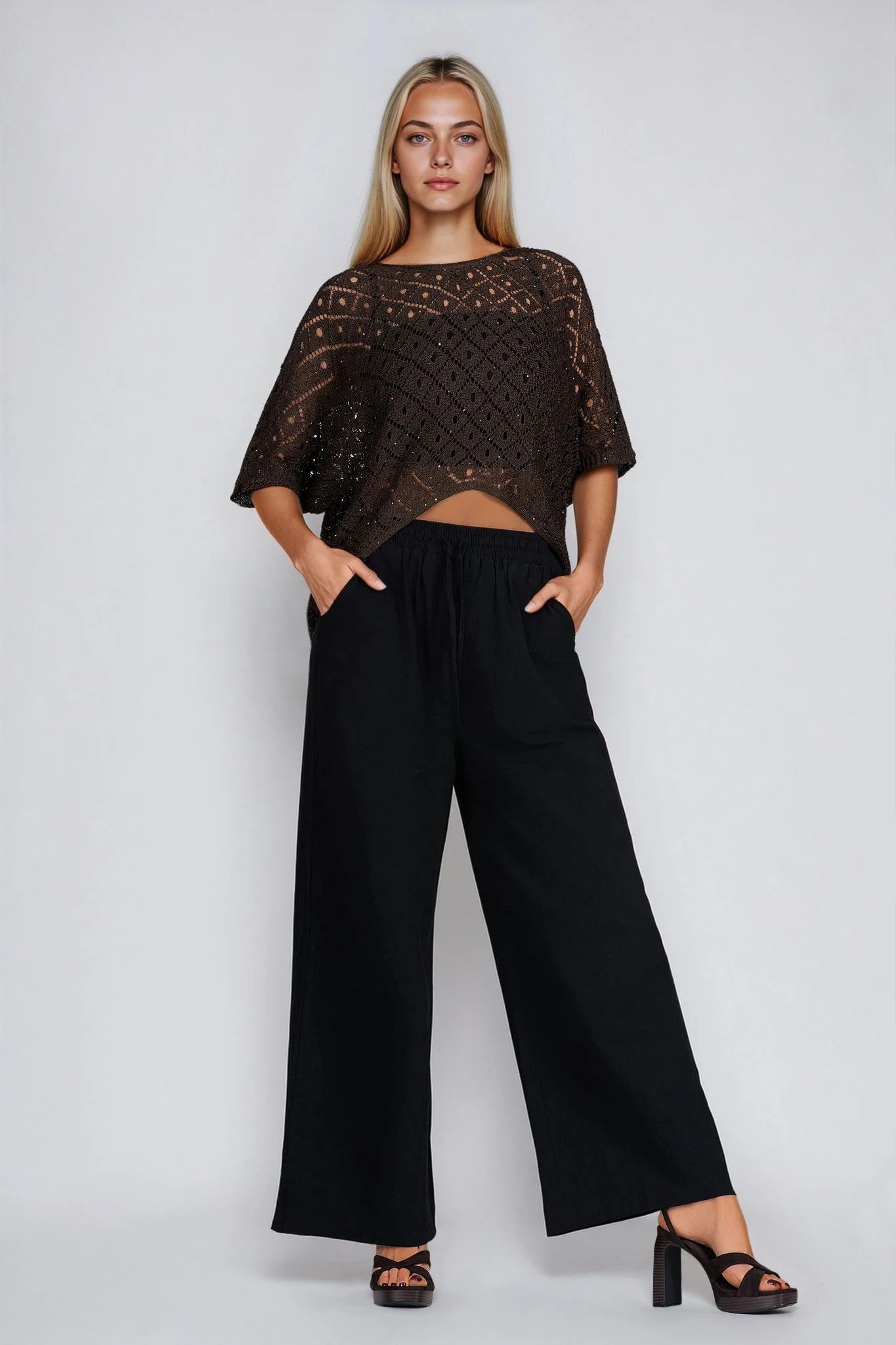 Дамска блуза от плетена дантела в кафяво с издължен гръб