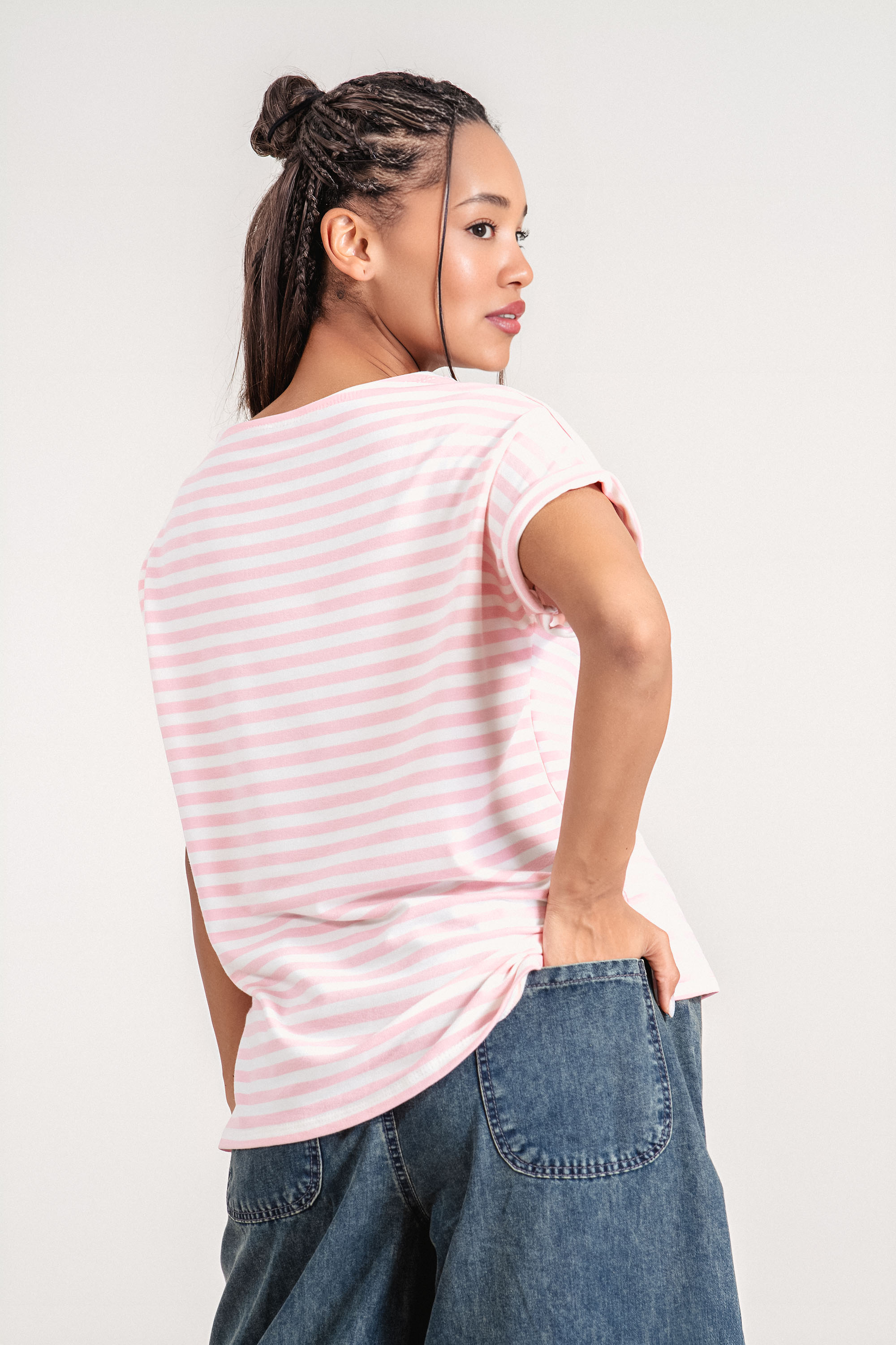 Дамска блуза с къс ръкав и раиран розов принт