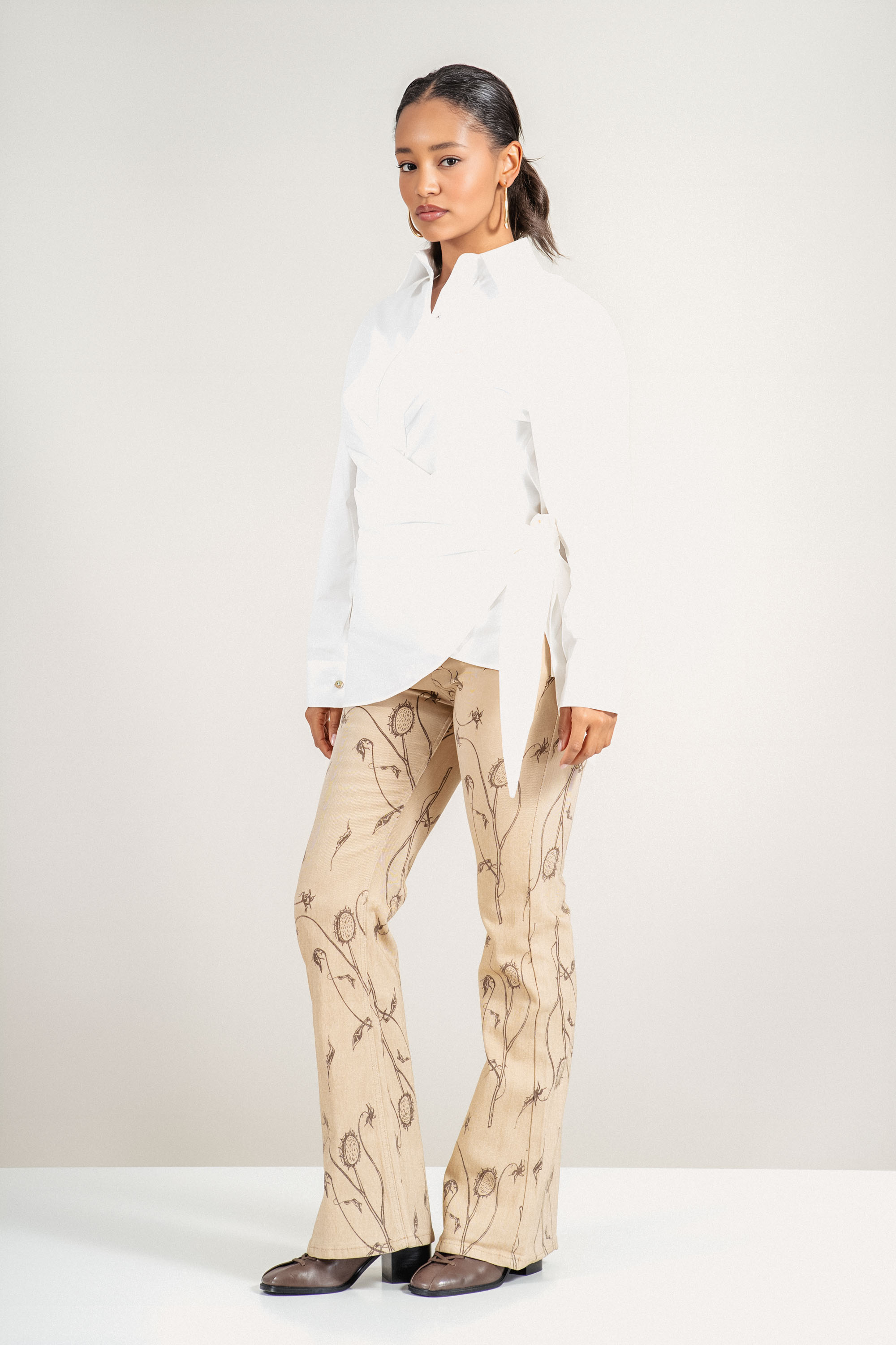 Дамска бяла памучна риза ''Dragonfly'' с ефектно завързване