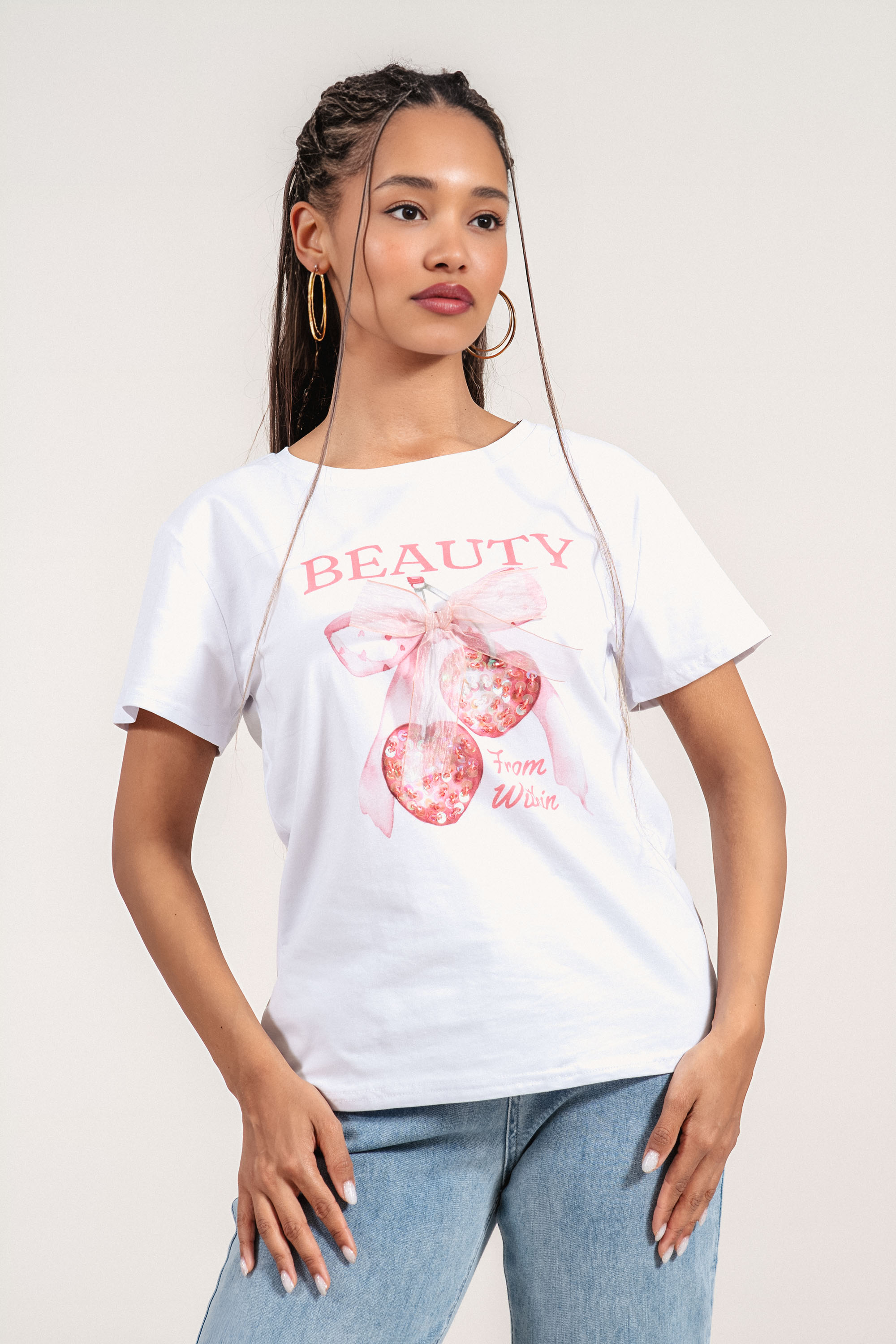 Дамска бяла памучна тениска с щампа череши с панделка и надпис