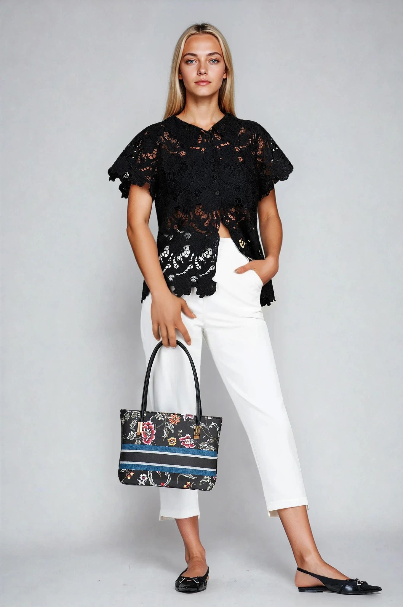 Дамска чанта от еко кожа в черно с цветен флорален принт