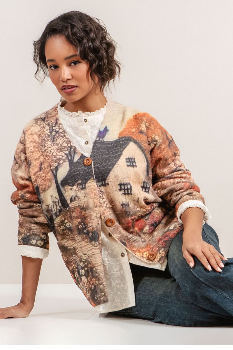 Дамска жилетка от меко плетиво в бежово с пейзажен принт