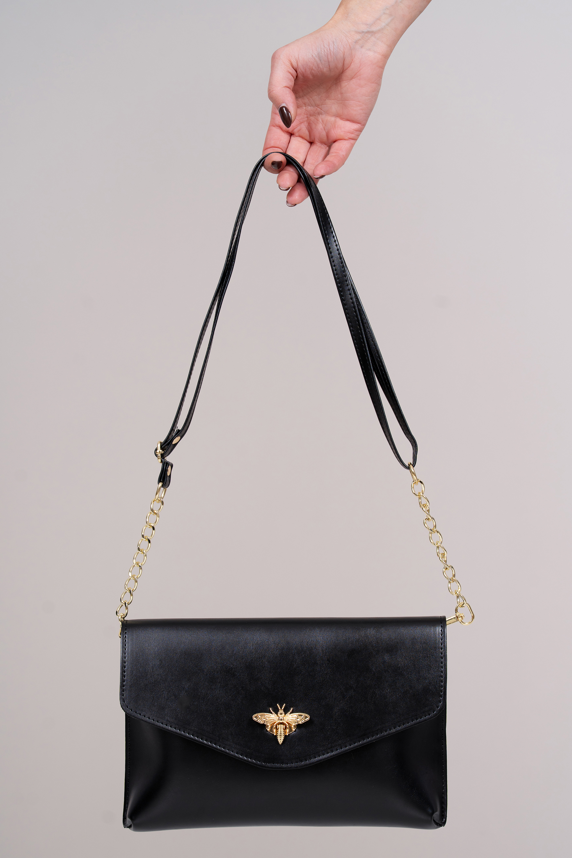 Дамска кожена чанта тип клъч в черно