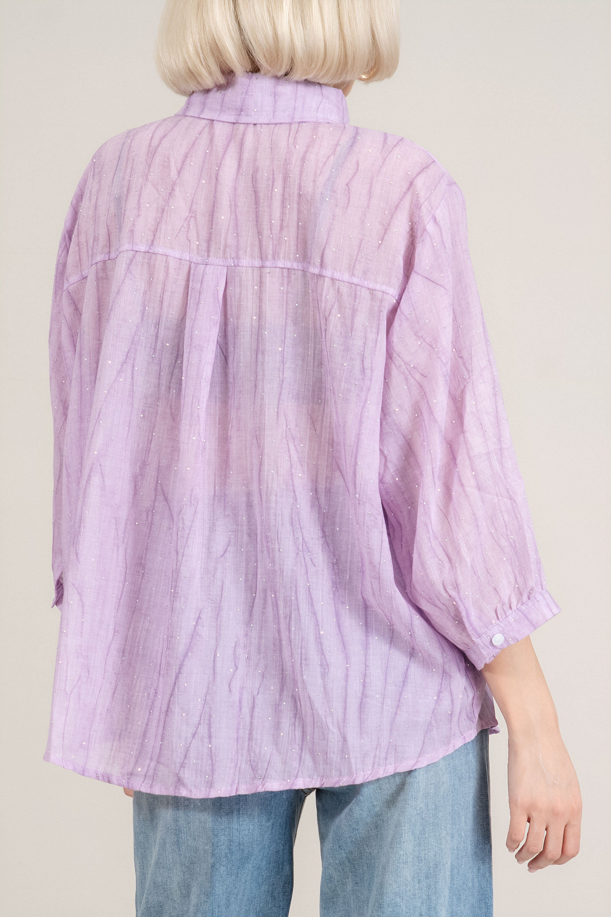 Дамска памучна риза в лилаво декорирана със ситни камъни