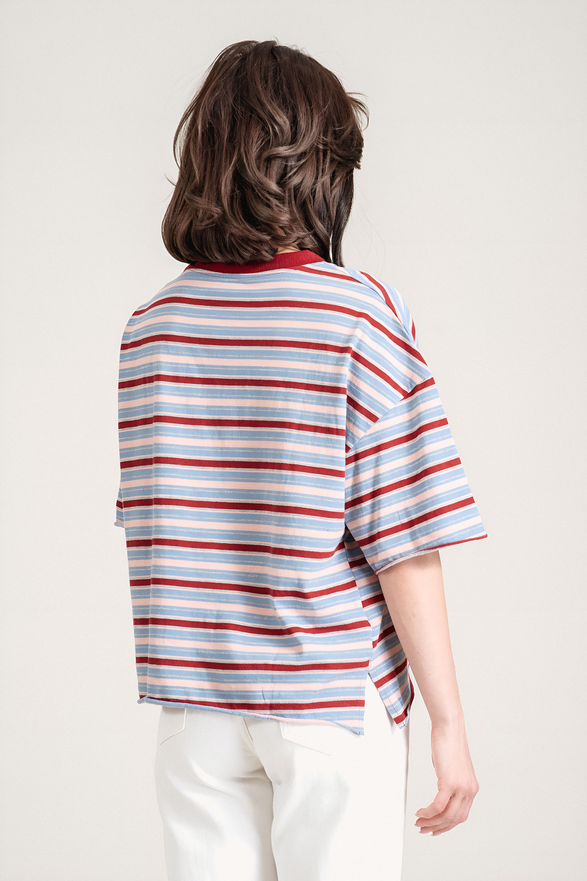 Дамска памучна тениска на райе в светлосиньо, розово и бордо