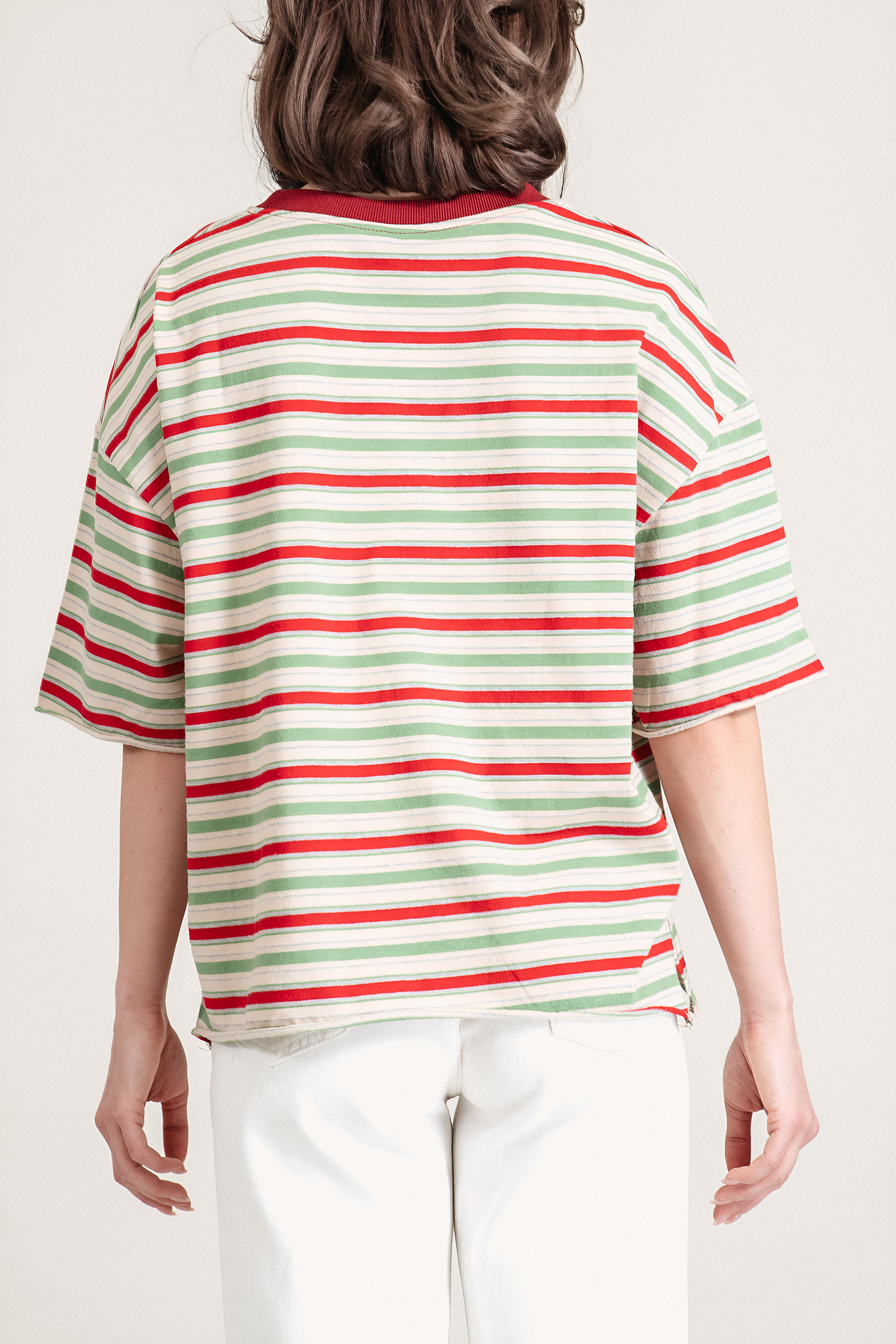 Дамска памучна тениска на райе в зелено,червено и бежово