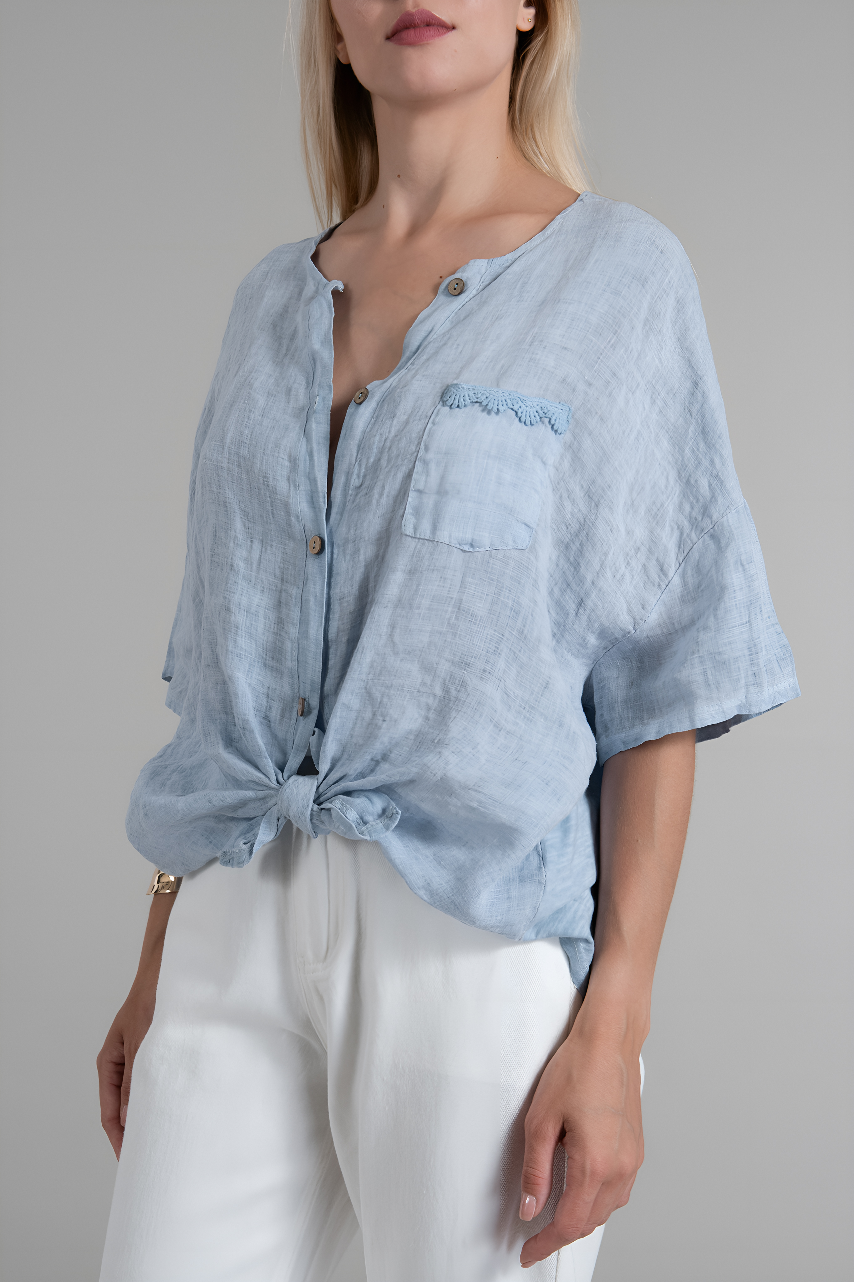 Дамска риза от лен и памук в синьо, вързана отпред
