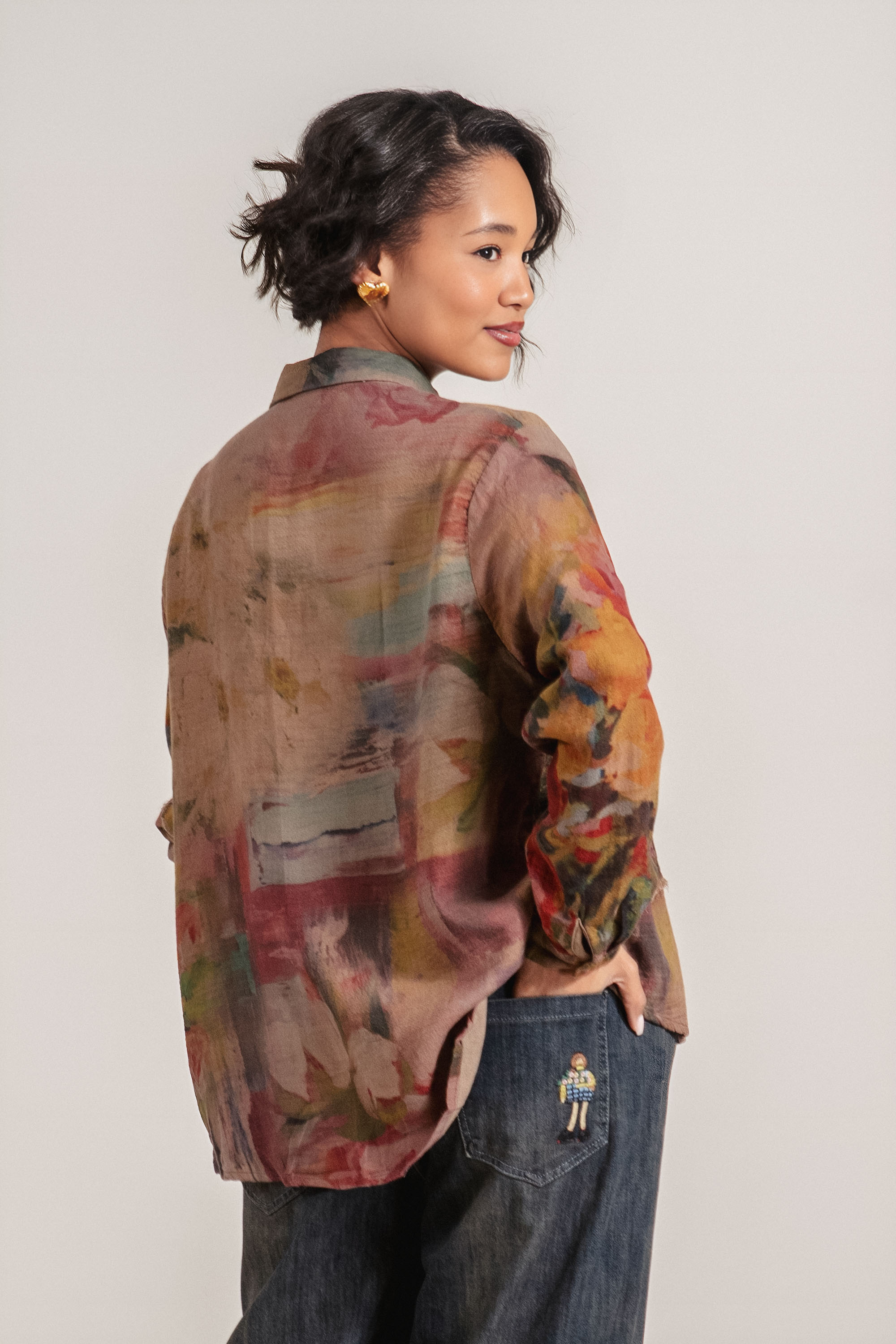 Дамска риза от памук в кафяво с акварелно- флорален принт