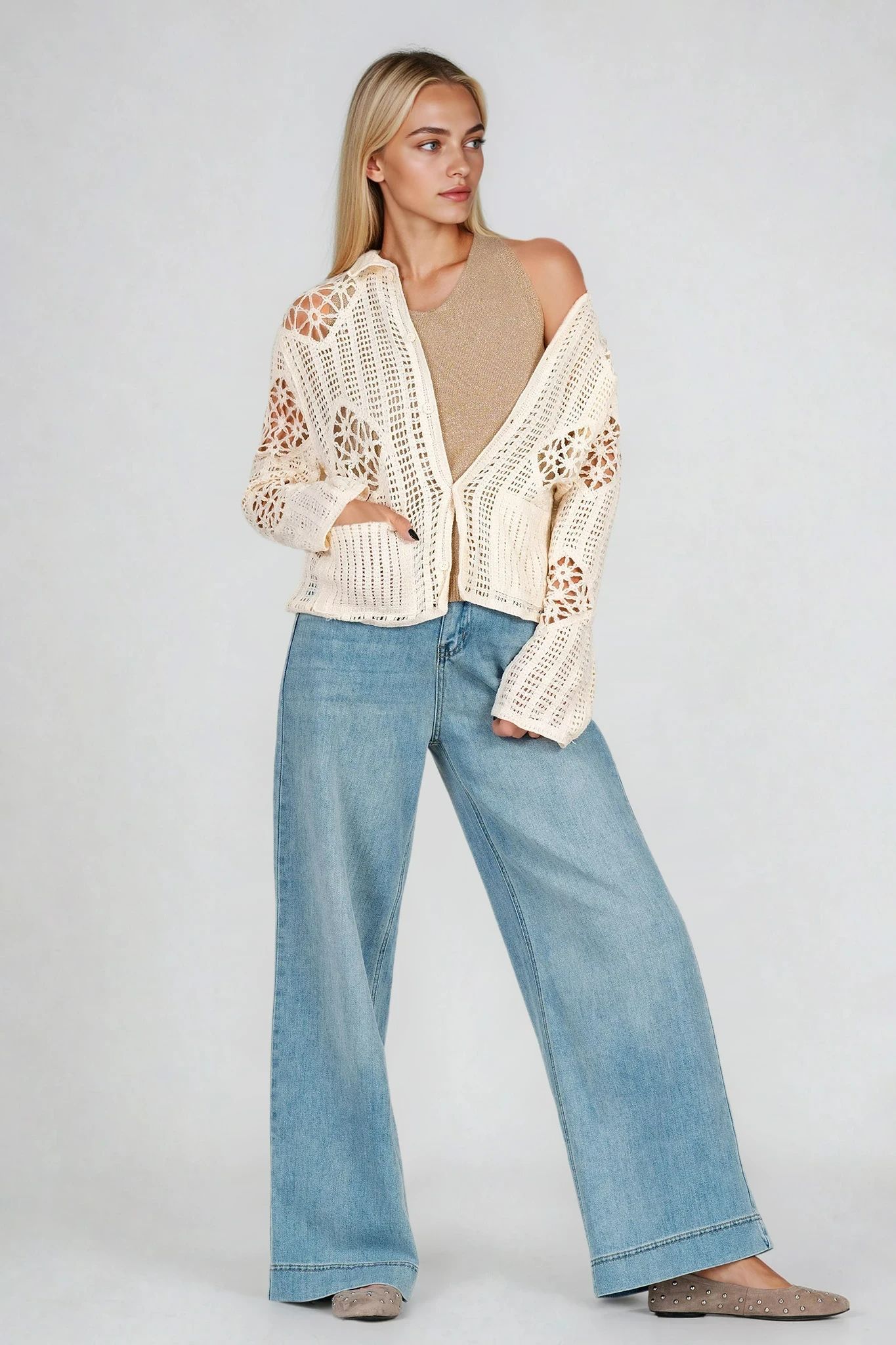 Дамски ултра еластични дънки в светлосин цвят с широк крачол