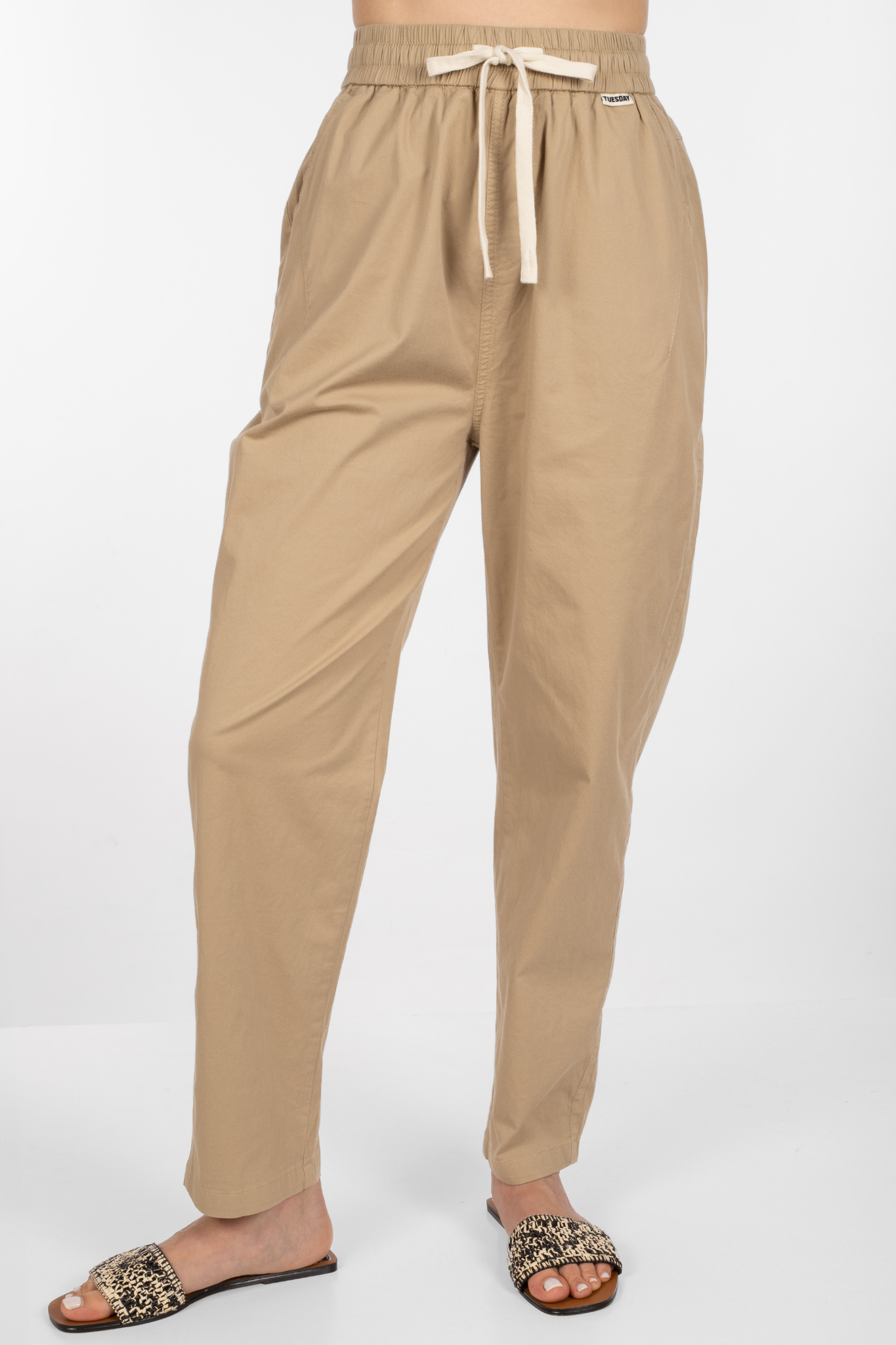 Дамски панталон от памук в бежово с ластик и връзка в талията