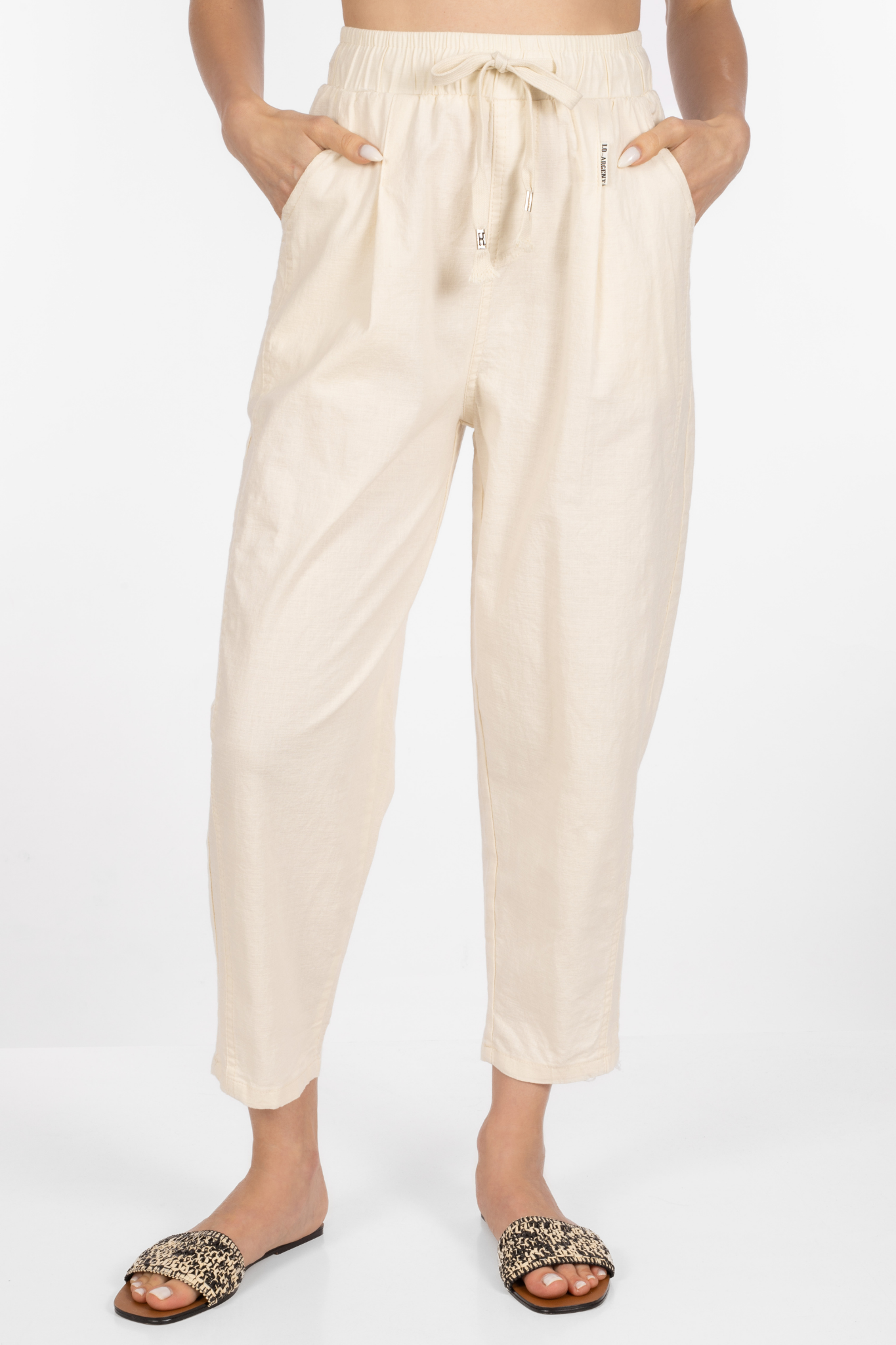 Дамски панталон от памук в цвят екрю с ластик на талията