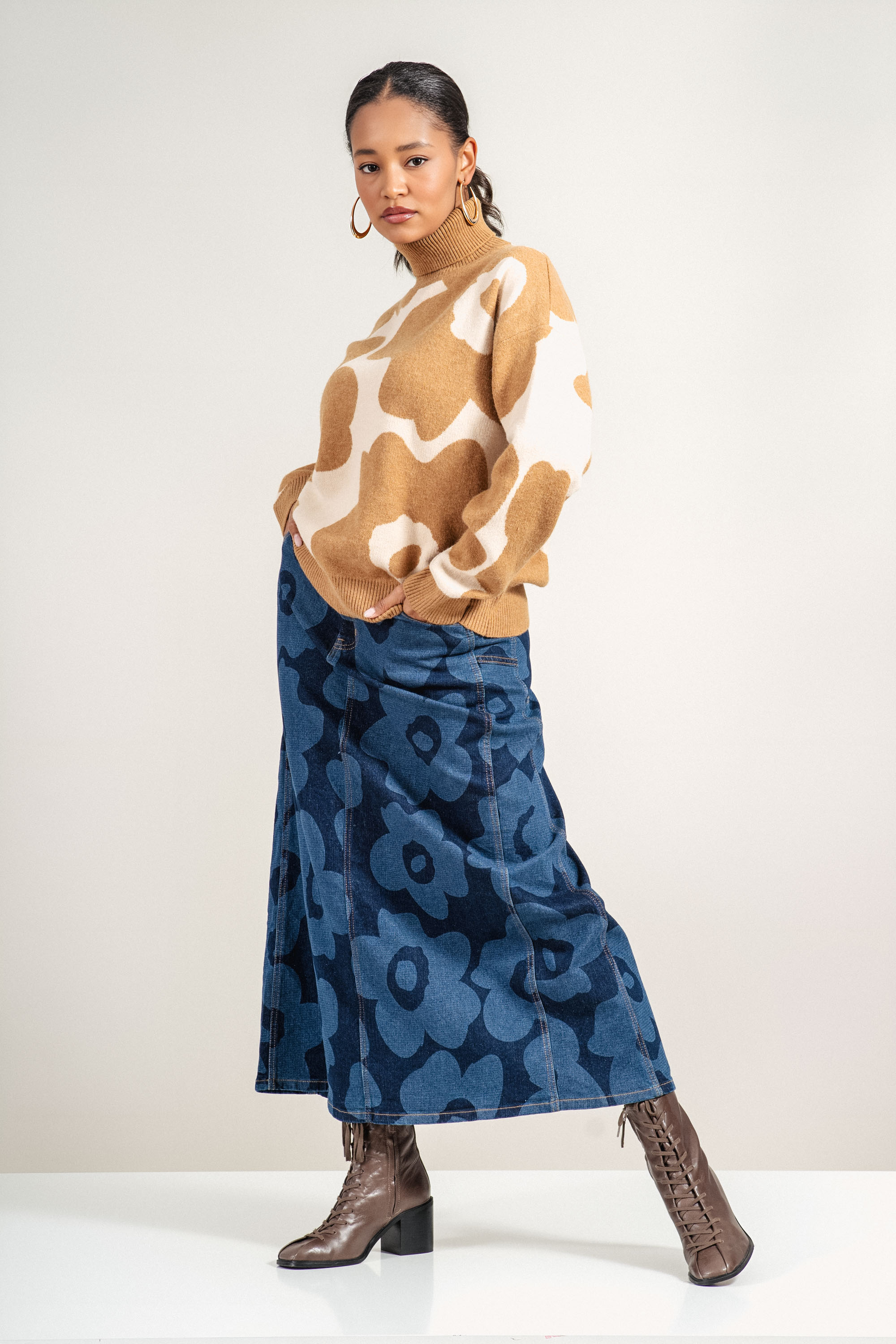 Дамски плетен пуловер