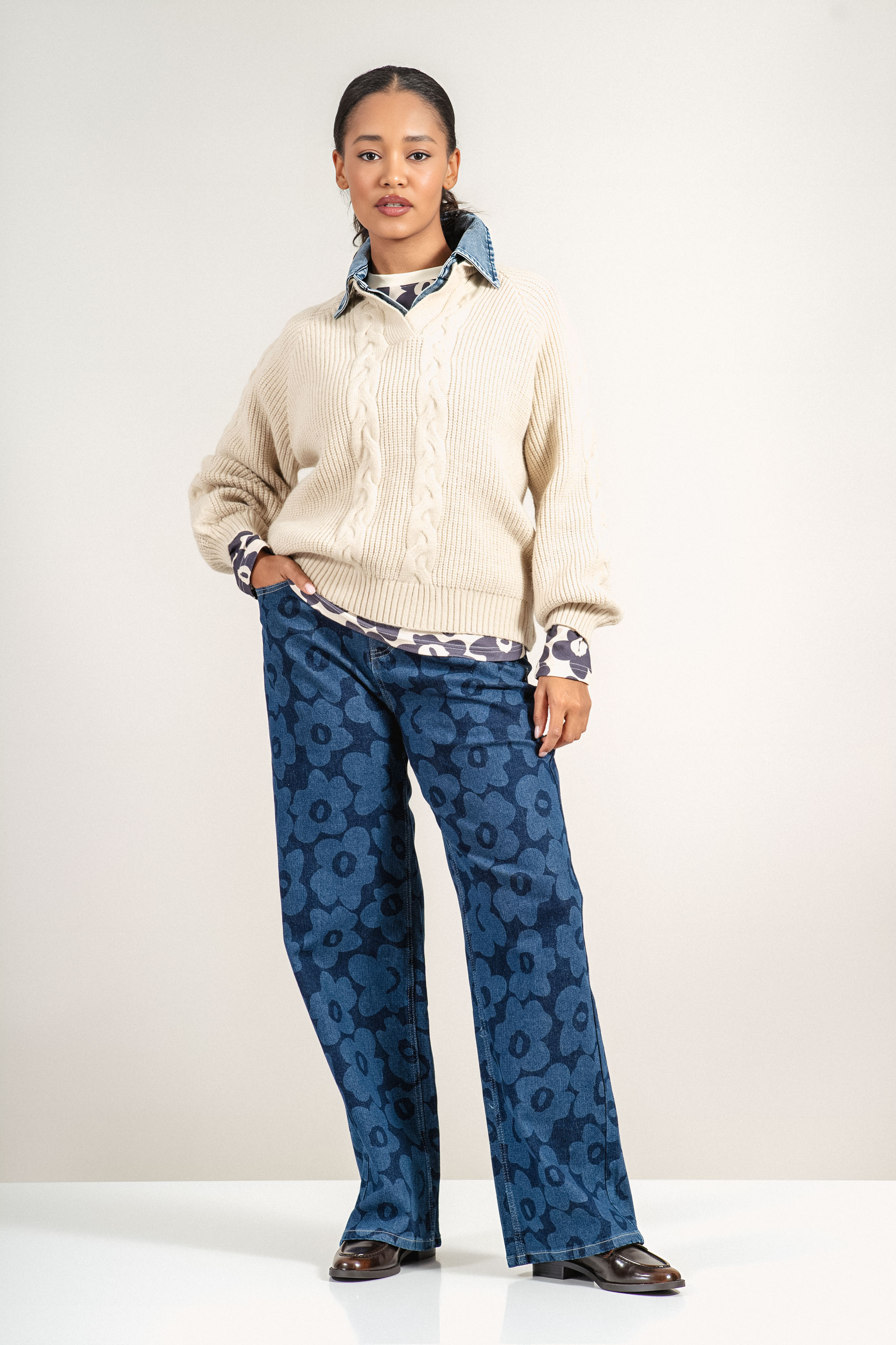 Дамски плетен пуловер