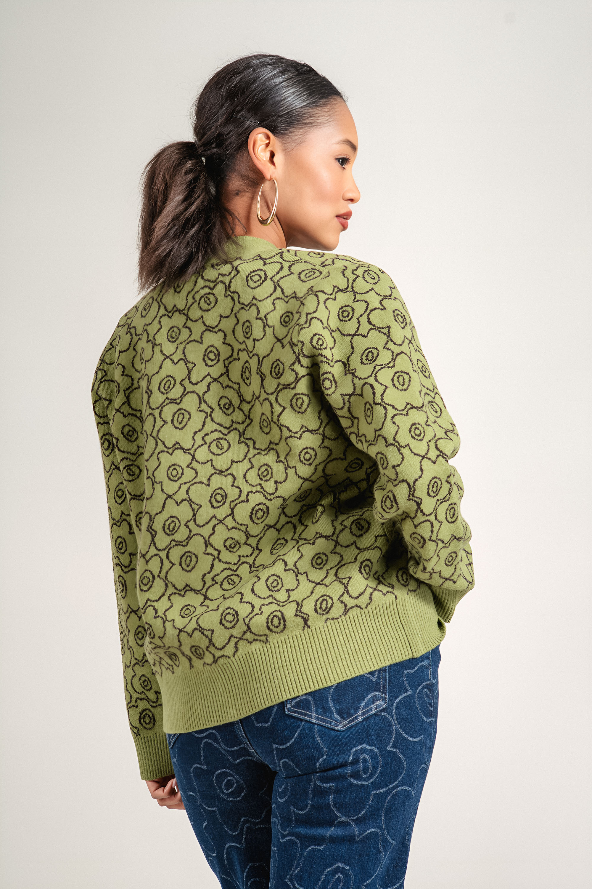 Дамски плетена жилетка ''Dragonfly'' в зелено с принт цветя