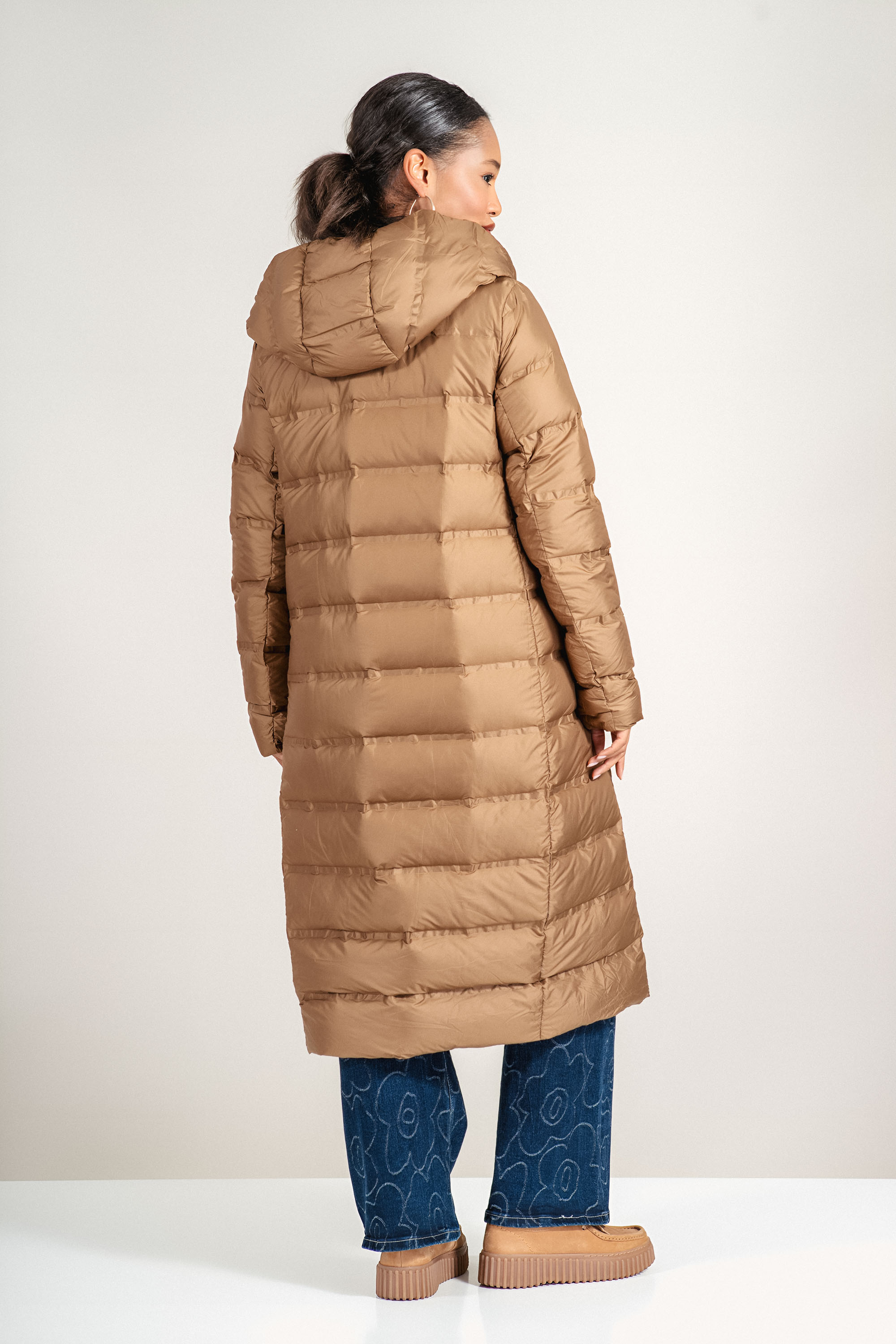 Дамско дълго яке в кафяво с оранжеви акценти