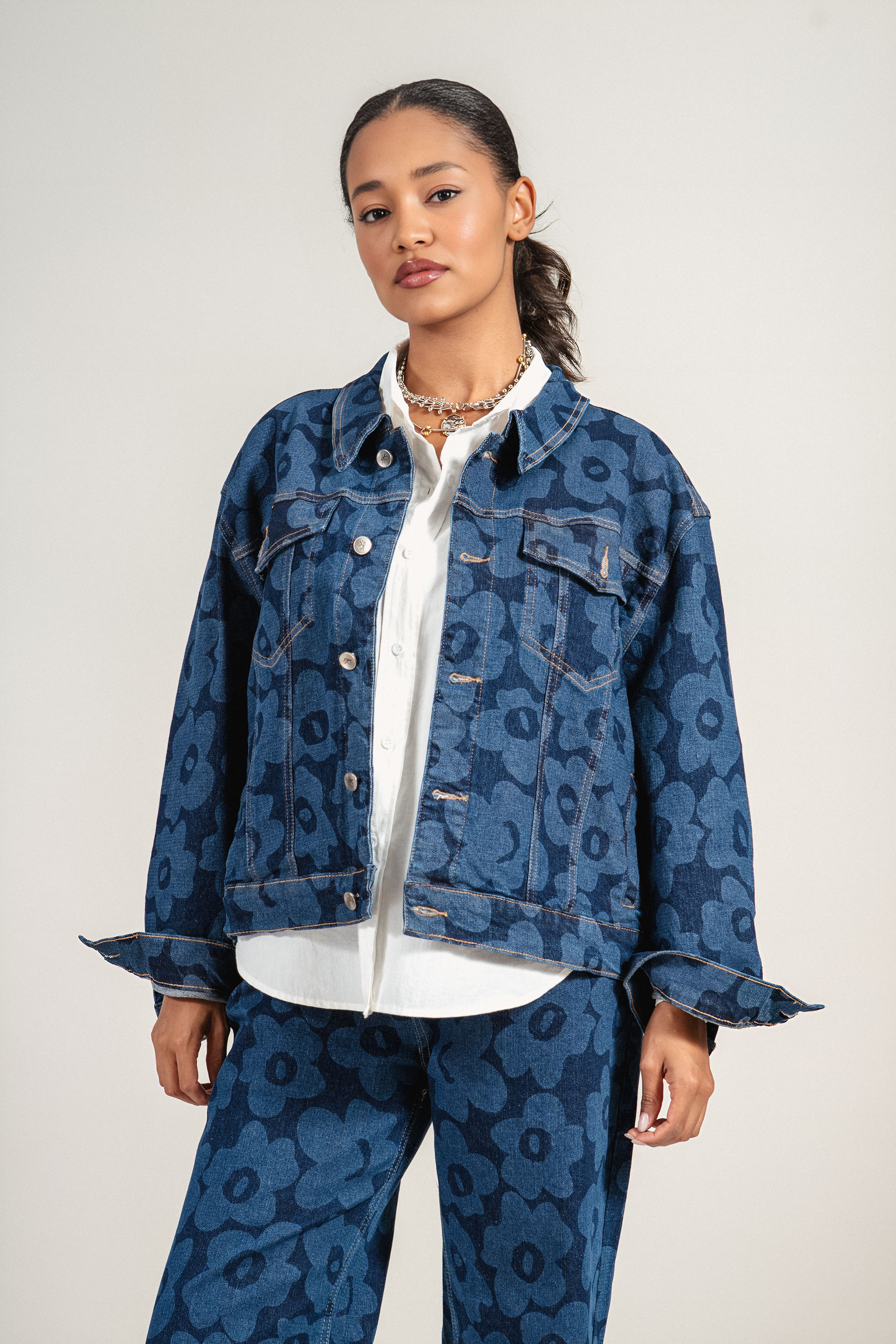 Дамско дънково яке ''Dragonfly'' в тъмносиньо с принт светли цветя