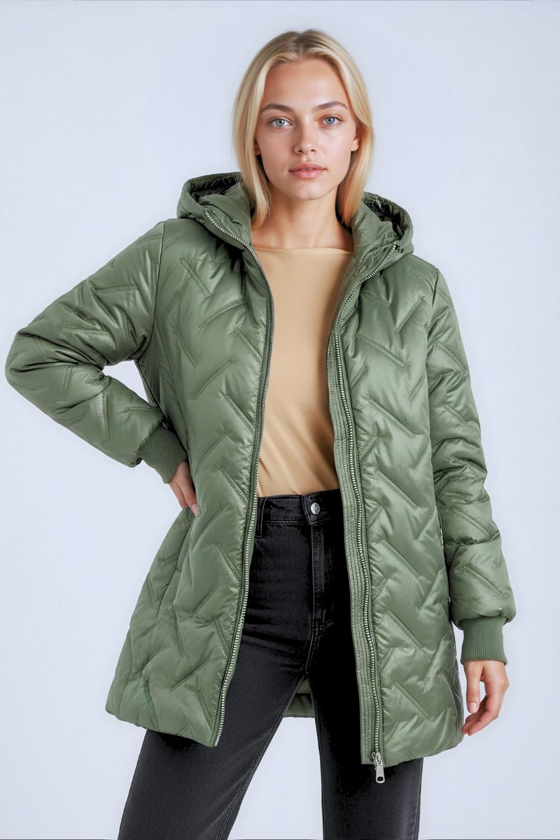 Дамско яке с удължена кройка в зелено и декоративни капитонирани ленти