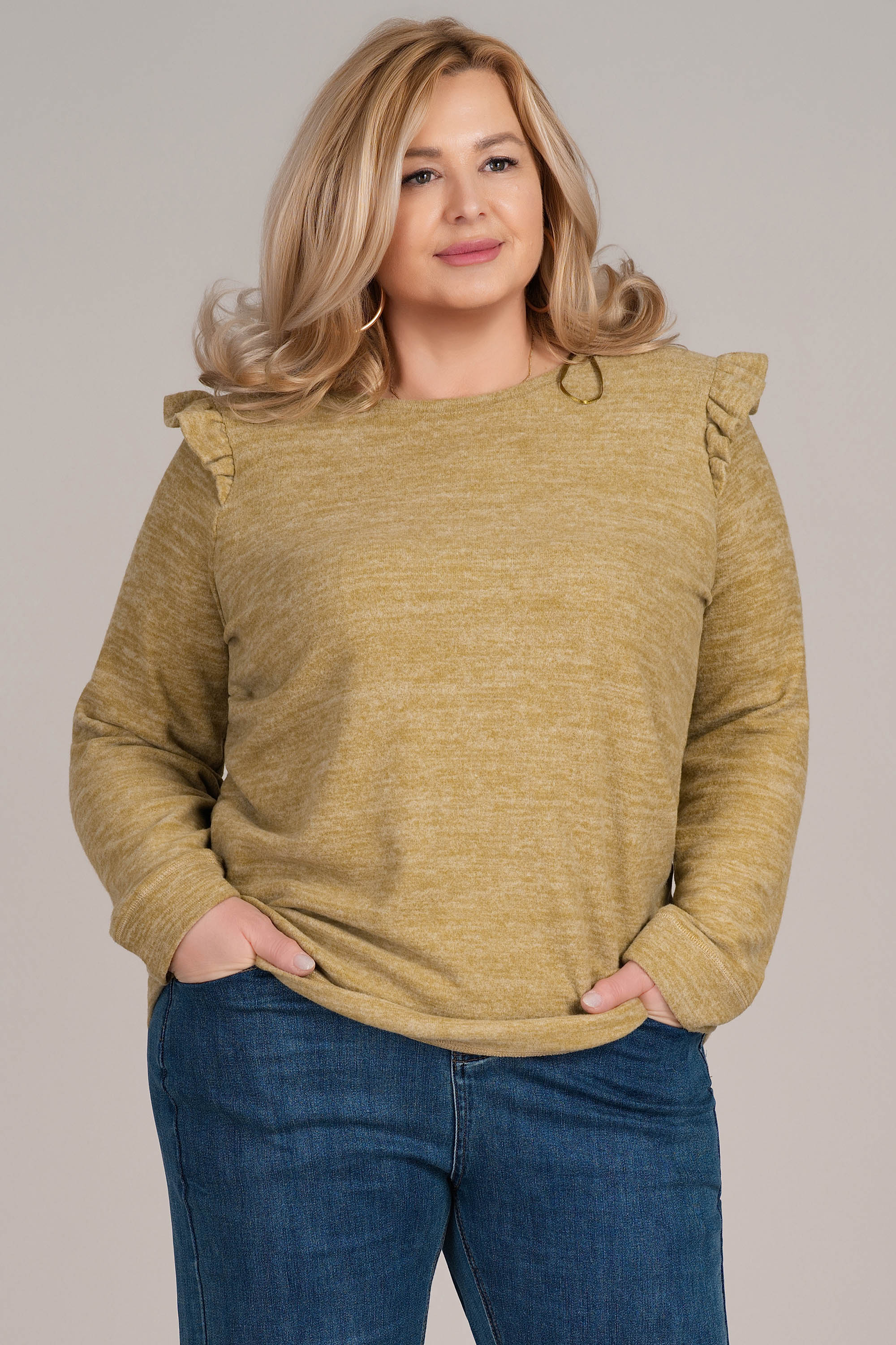 МАКСИ блуза от мека материя в цвят горчица с харбали на раменете