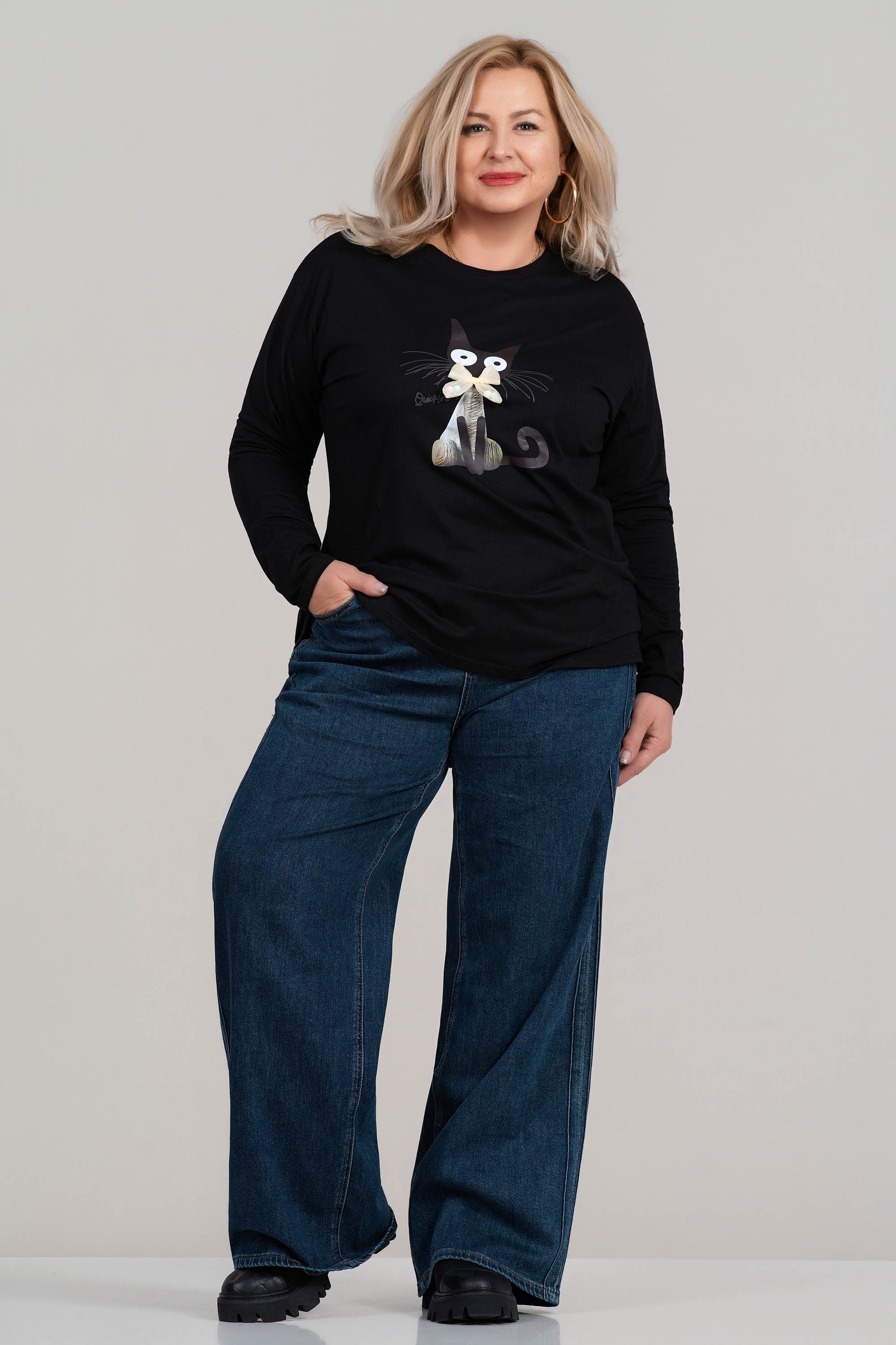 МАКСИ блуза от памук в черно с щампа котка