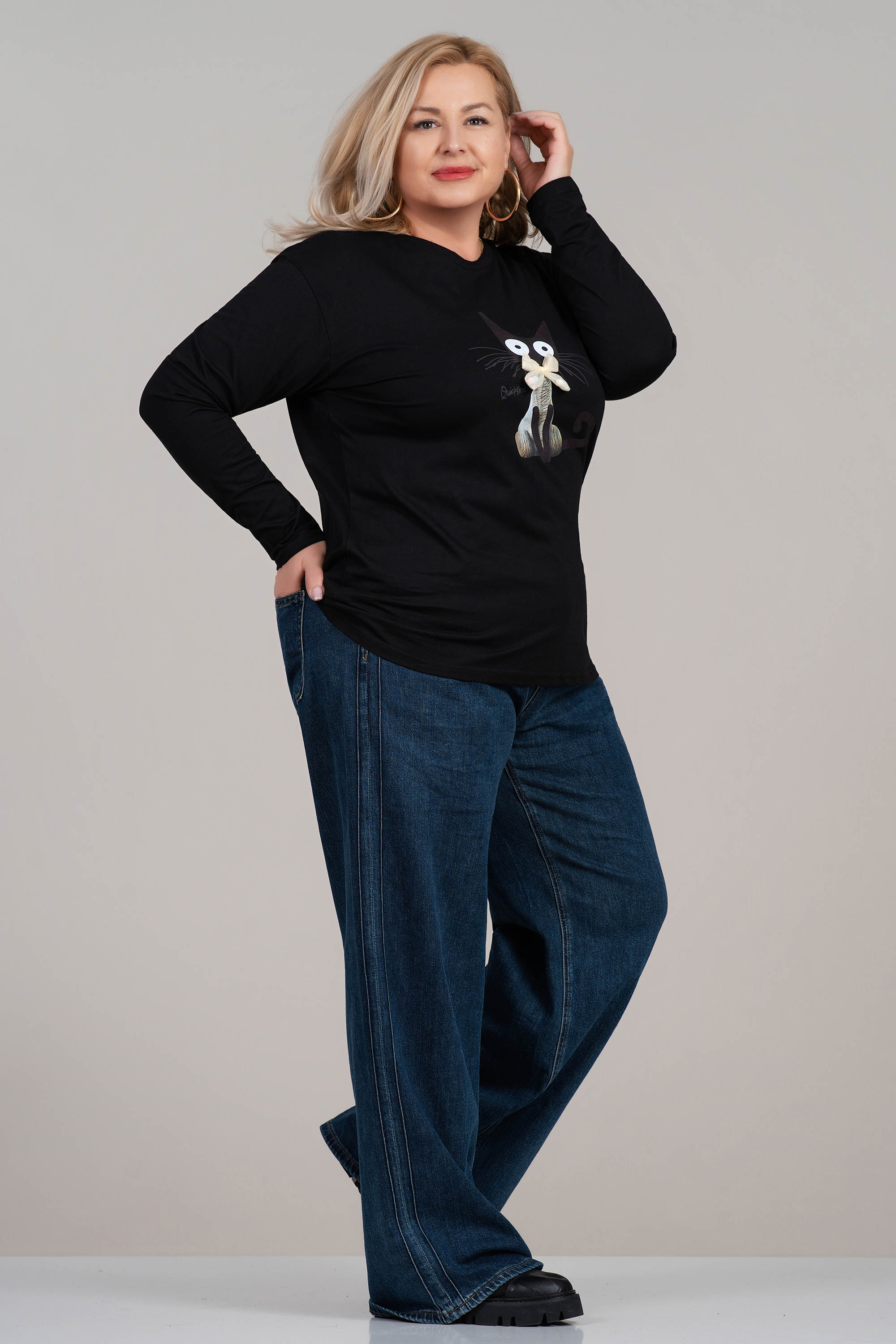 МАКСИ блуза от памук в черно с щампа котка