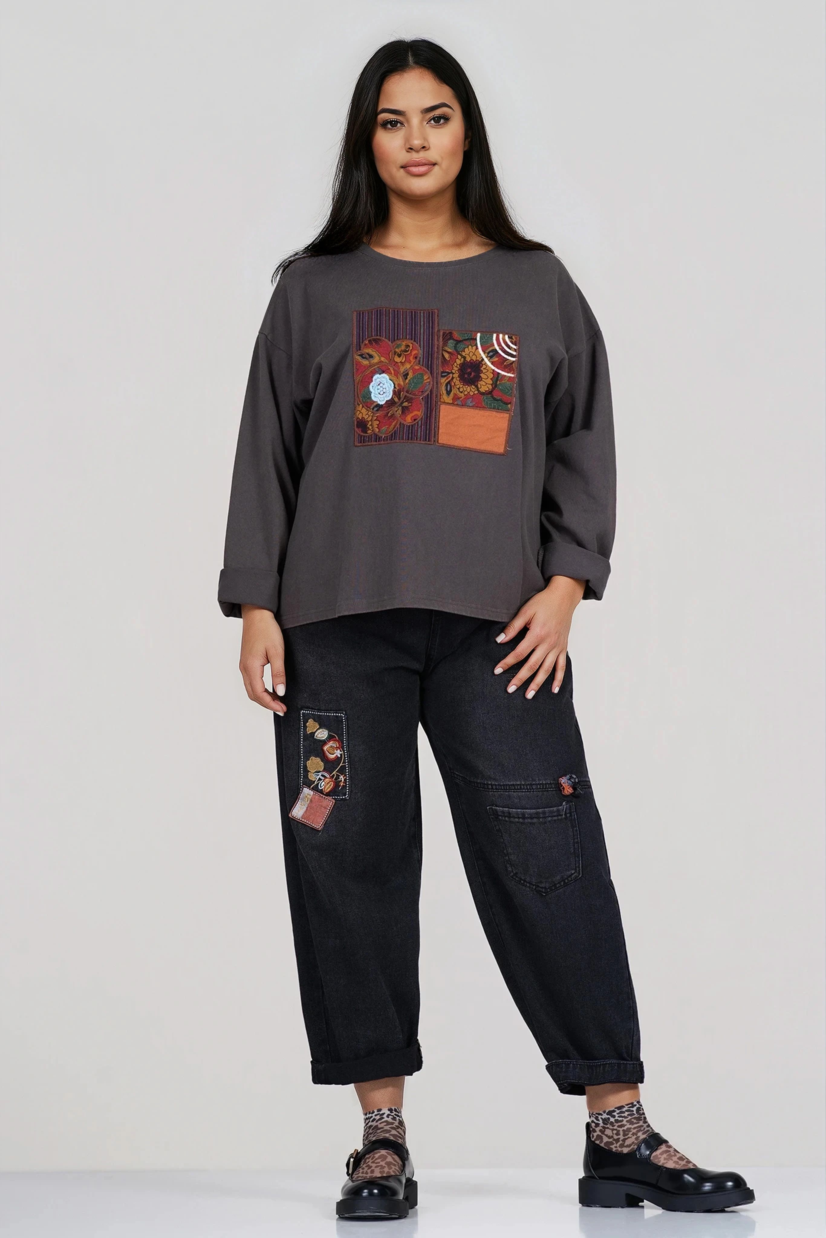 МАКСИ блуза от памук в сиво с флорална бродирана апликация