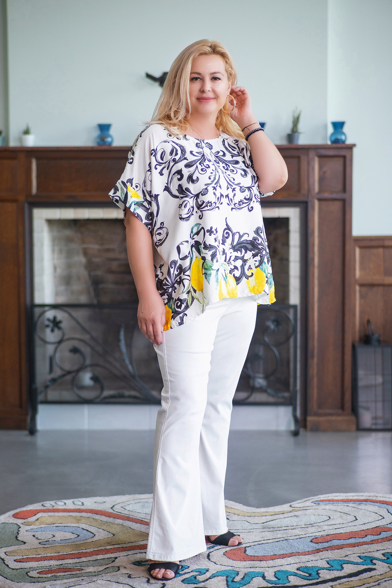 МАКСИ сатенирана блуза в цвят шампанско с етно орнаменти