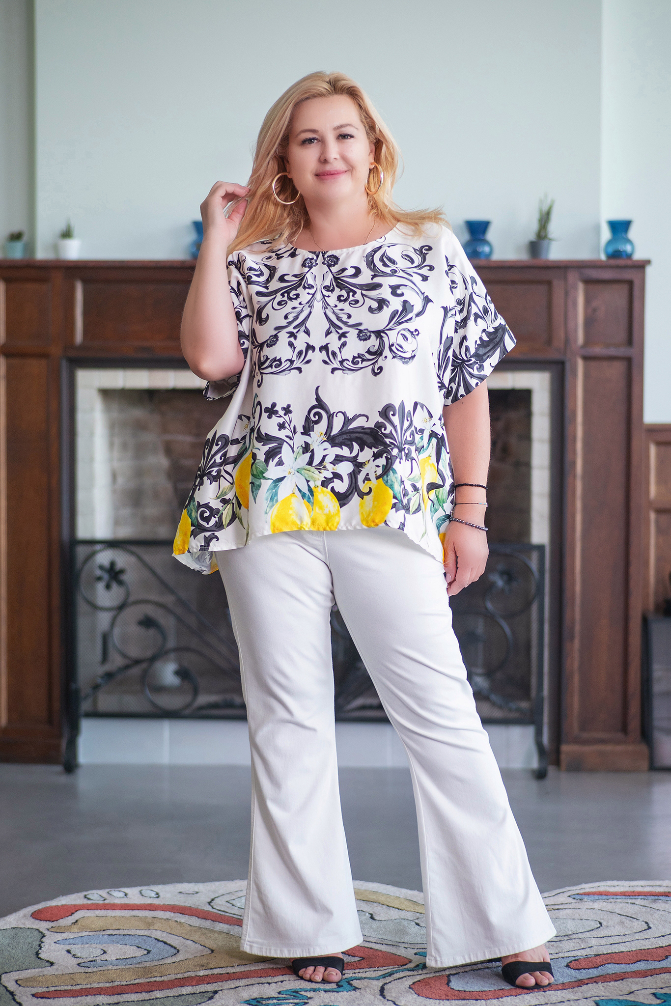 МАКСИ сатенирана блуза в цвят шампанско с етно орнаменти