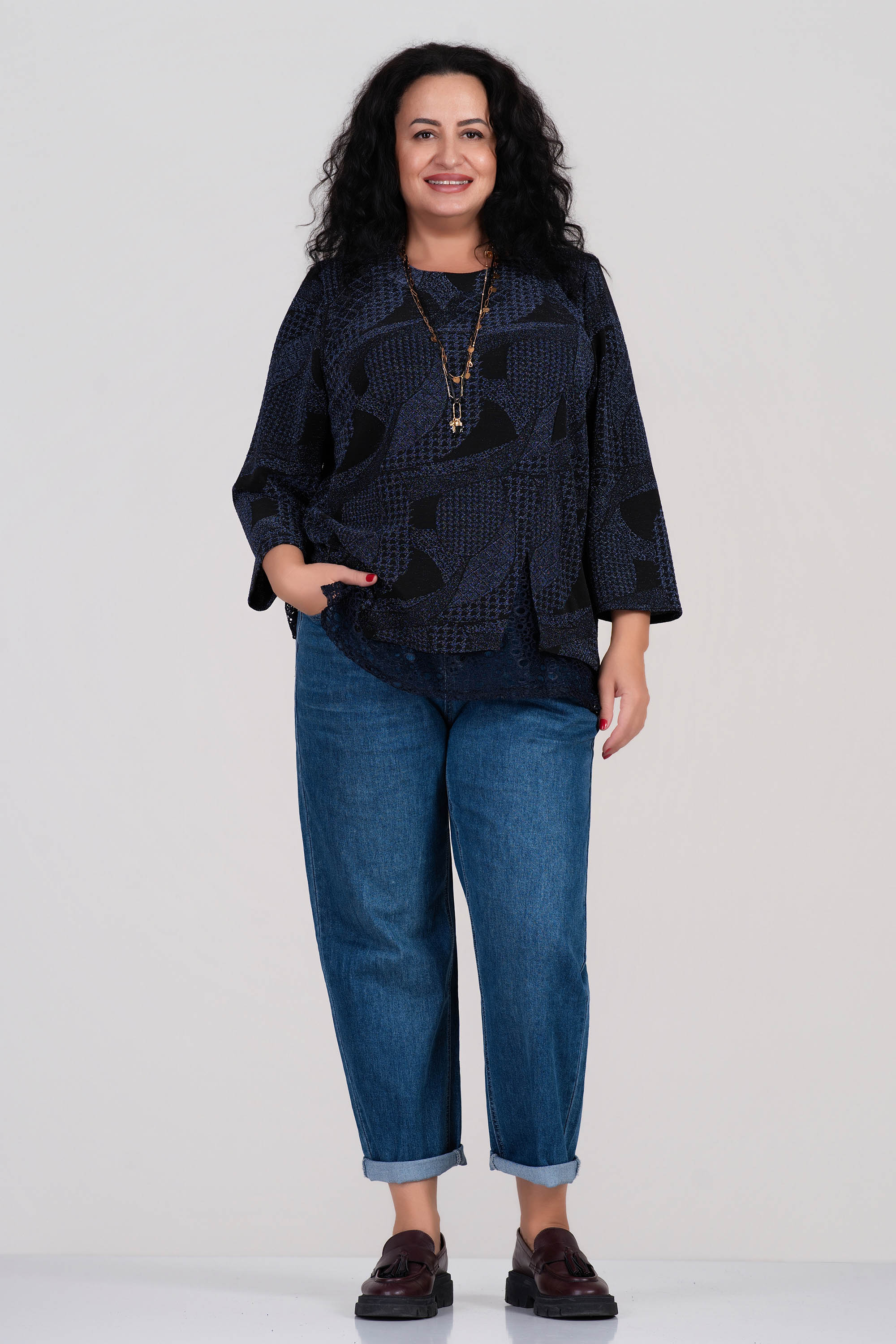 МАКСИ блуза с лъскав син ефект и дантелени детайли