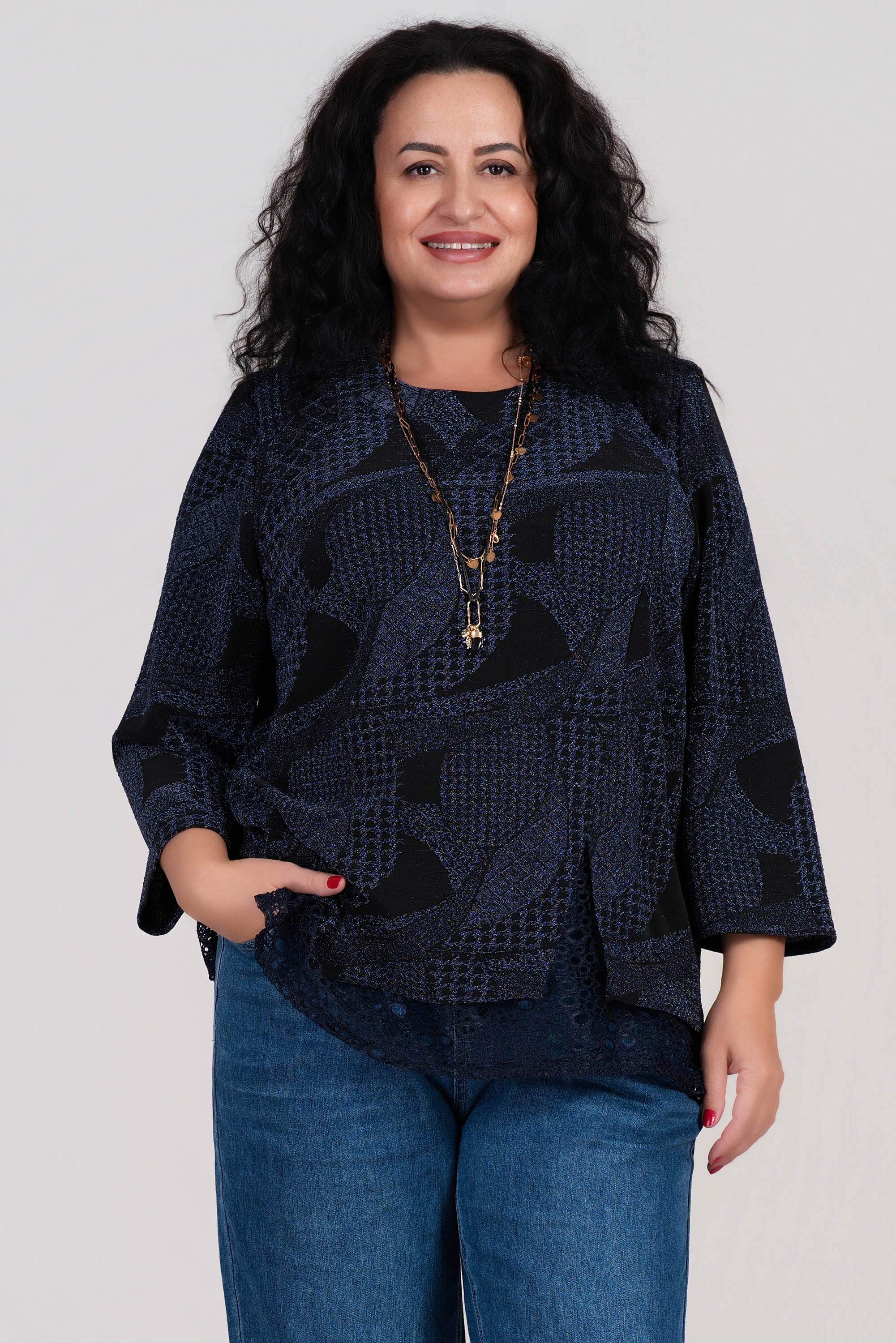 МАКСИ блуза с лъскав син ефект и дантелени детайли