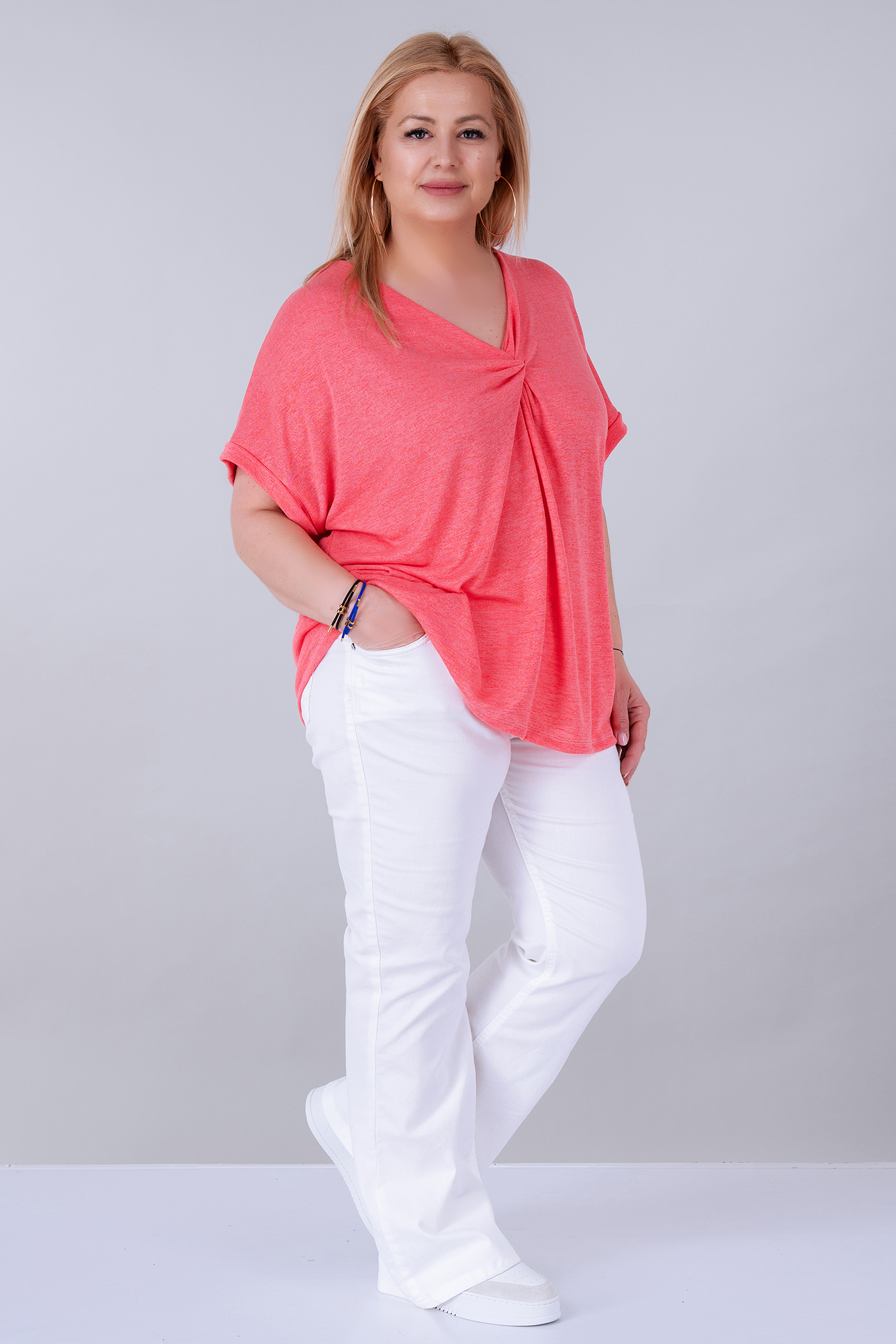 МАКСИ блуза в електриково розово с набор по деколтето