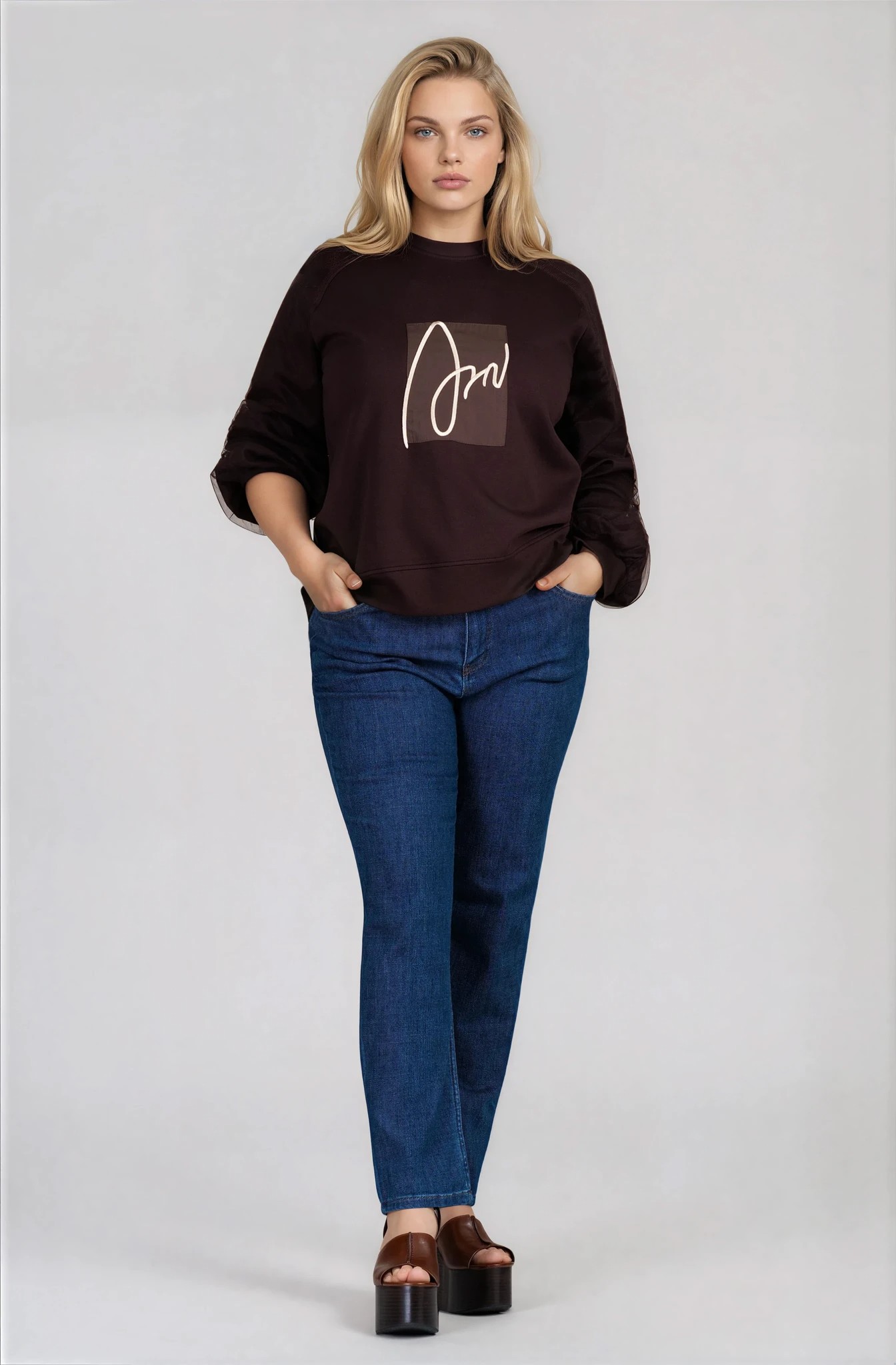 МАКСИ блуза в кафяво с надпис и тюлена декорация