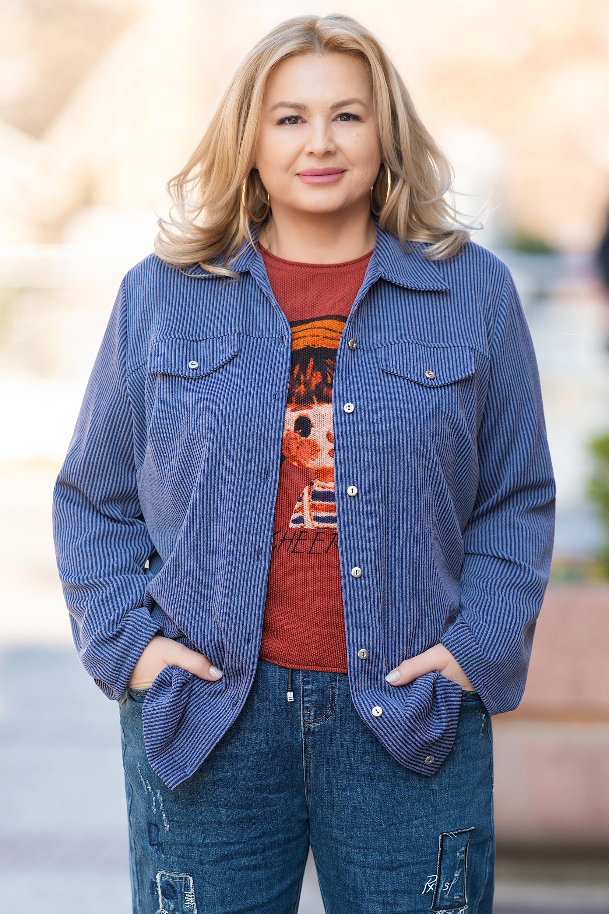 Макси пролетно джинсово яке тип риза в синьо