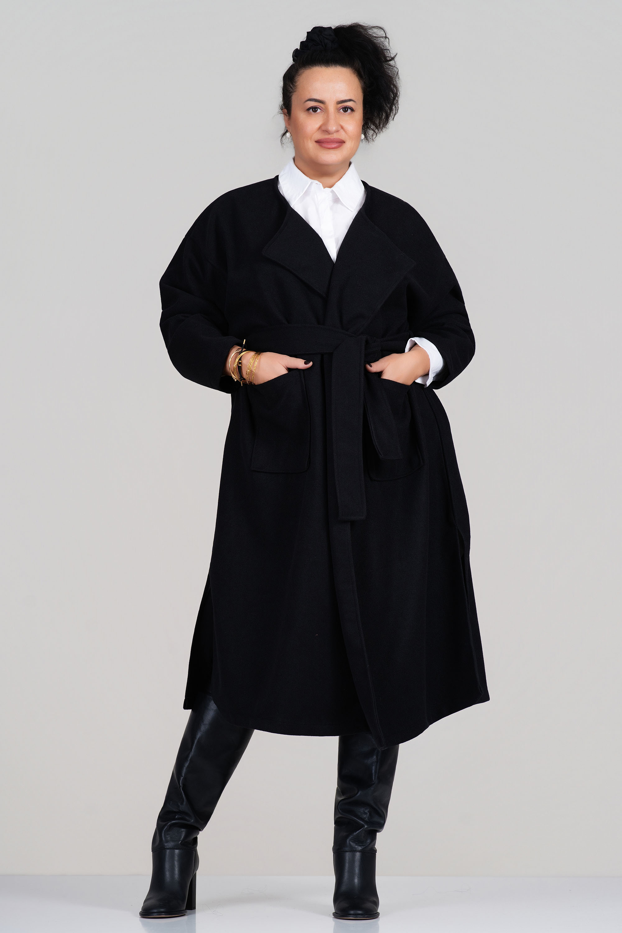 МАКСИ дълго палто в черно с колан