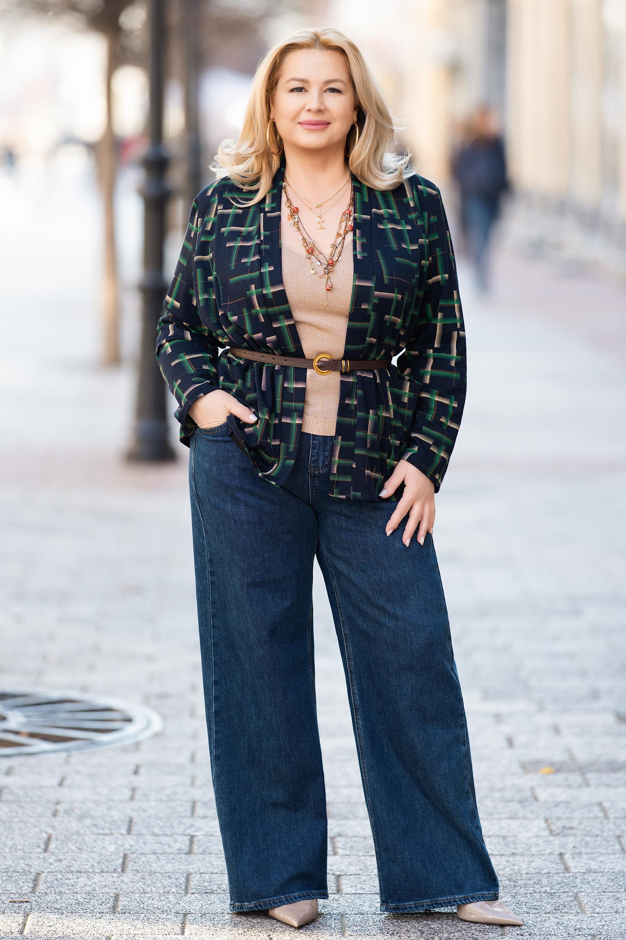 МАКСИ дънки в синьо със свободна кройка и декоративен детайл с панделка