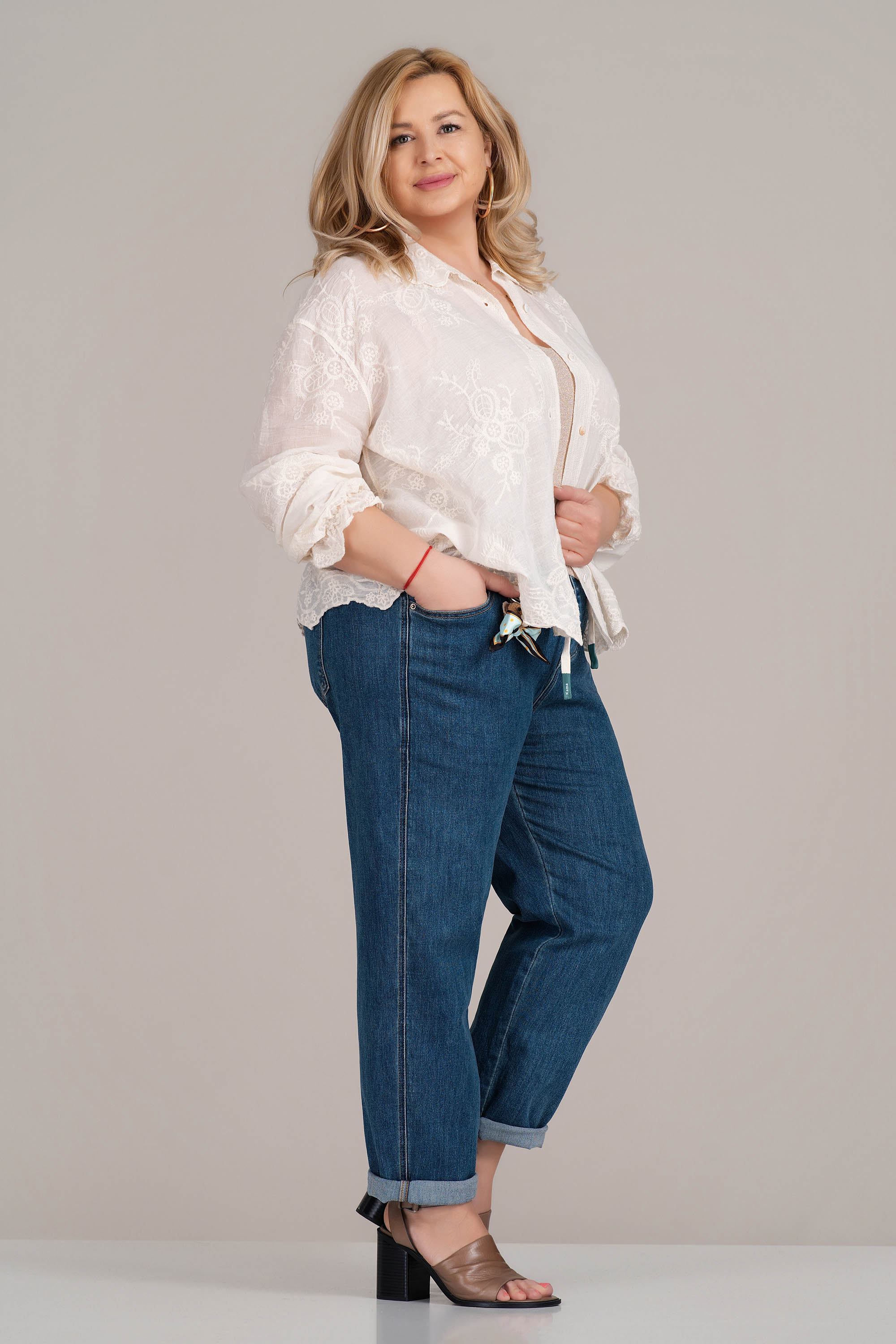 МАКСИ дънки в сино с ластик в талията и декорация мече със сатенена панделка