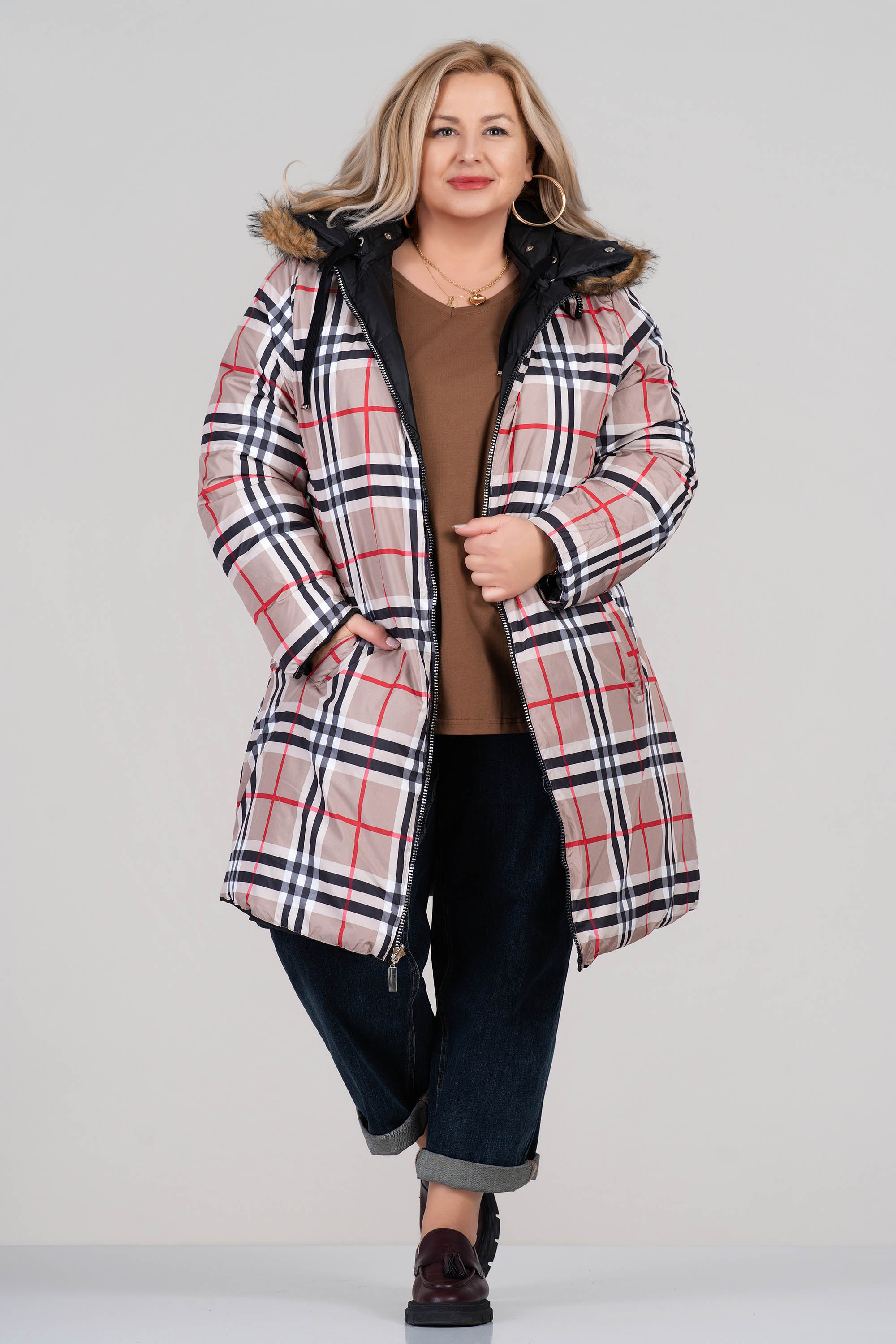 МАКСИ двулицево яке в черно с карирана подплата