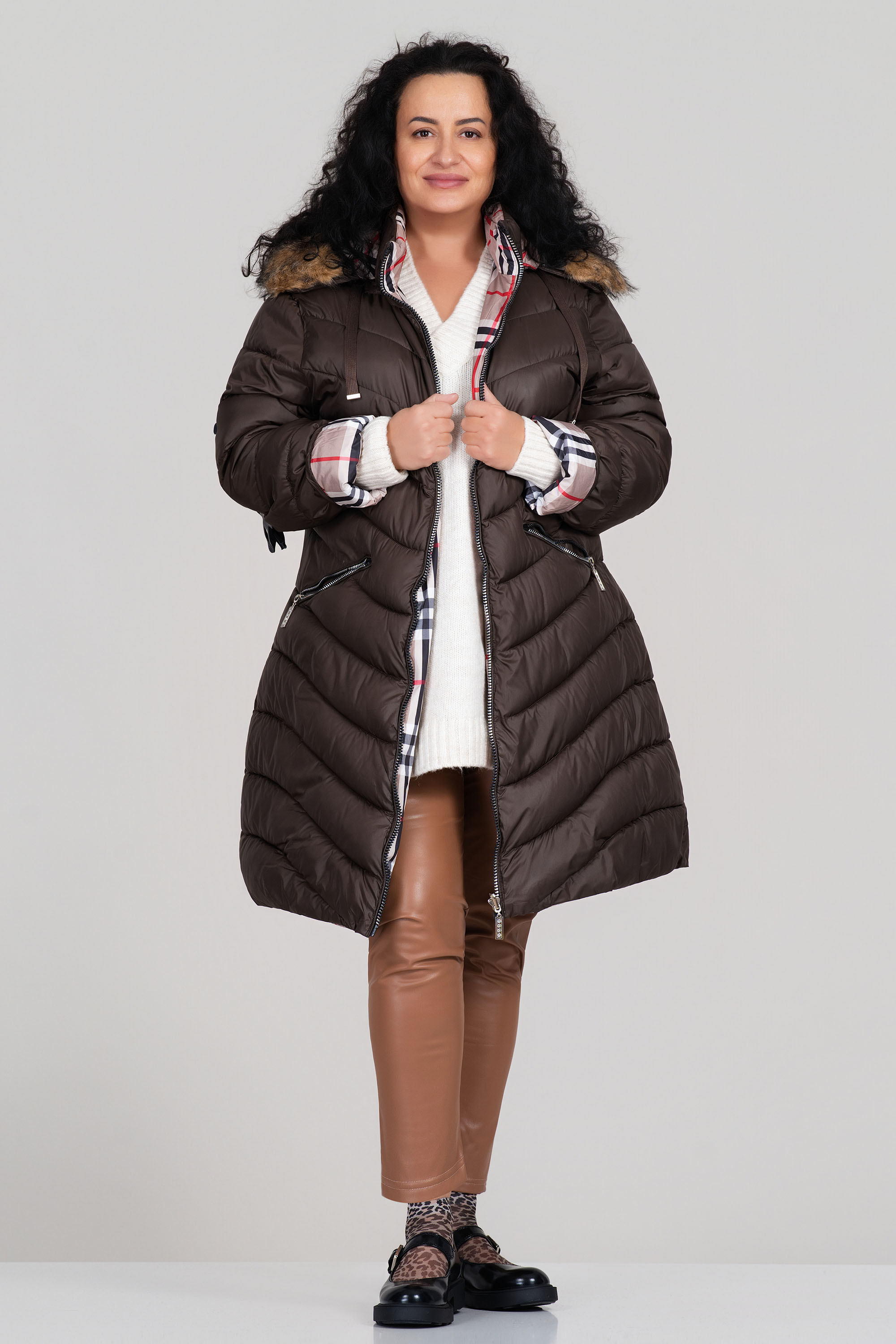 МАКСИ двулицево яке в кафяво с карирана подплата